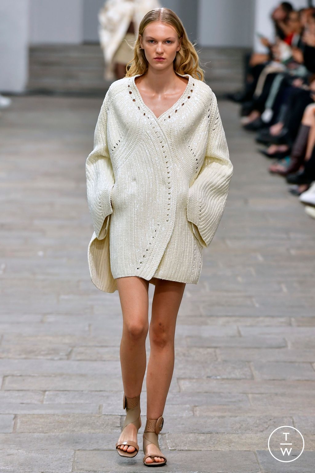 Fashion Week Milan Spring/Summer 2023 look 33 from the Ermanno Scervino collection 女装