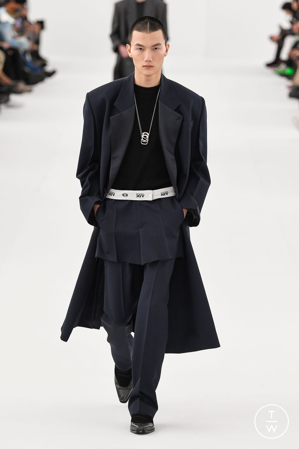 Fashion Week Paris Fall/Winter 2023 look 49 de la collection Givenchy menswear