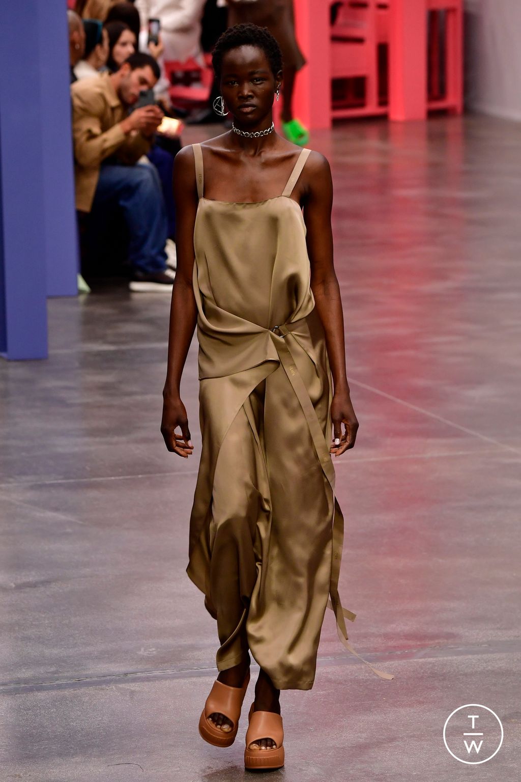 Fashion Week Milan Spring/Summer 2023 look 24 from the Fendi collection 女装