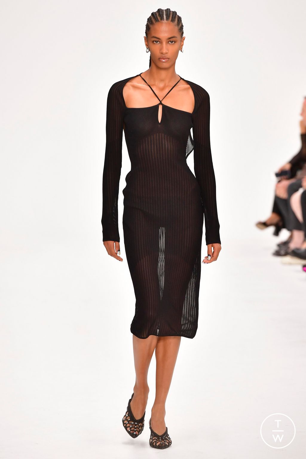 Fashion Week London Spring/Summer 2023 look 33 from the Nensi Dojaka collection womenswear