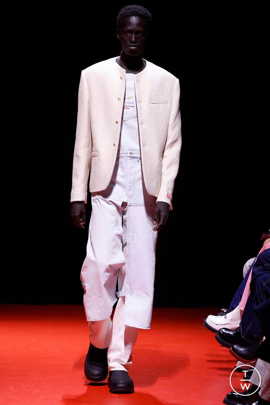 Fashion Week Paris Fall/Winter 2023 look 33 from the Kenzo collection menswear