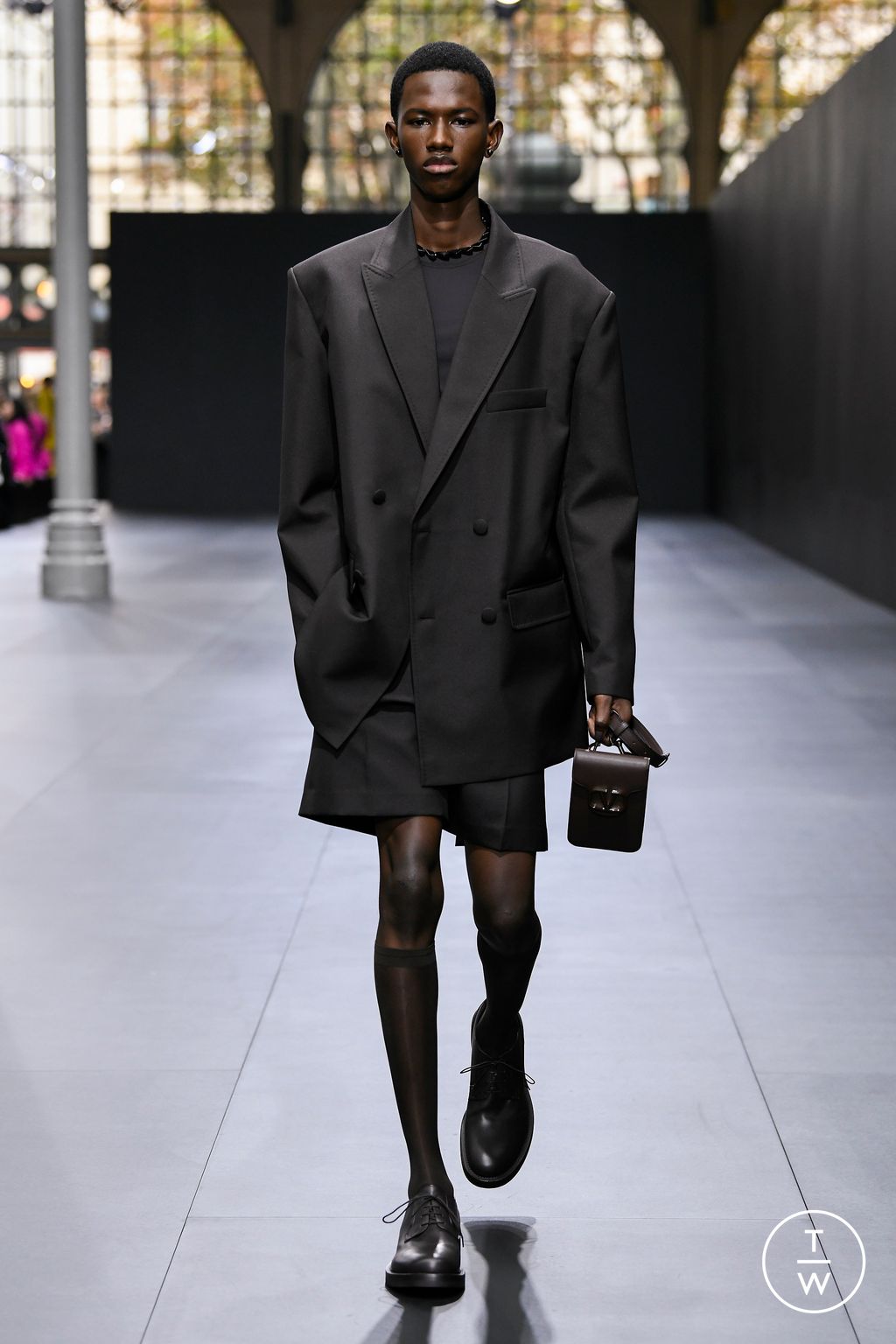 Fashion Week Paris Spring/Summer 2023 look 44 from the Valentino collection womenswear