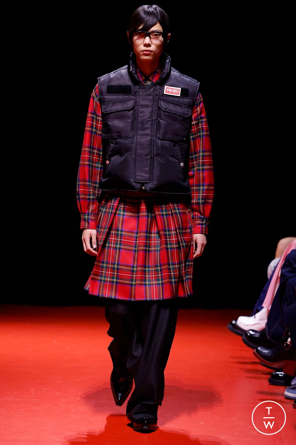 Fashion Week Paris Fall/Winter 2023 look 46 from the Kenzo collection menswear