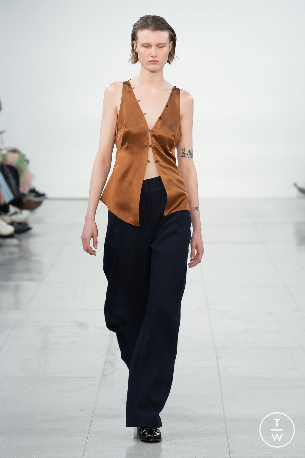 Fashion Week London Spring/Summer 2023 look 21 from the Eftychia collection 女装