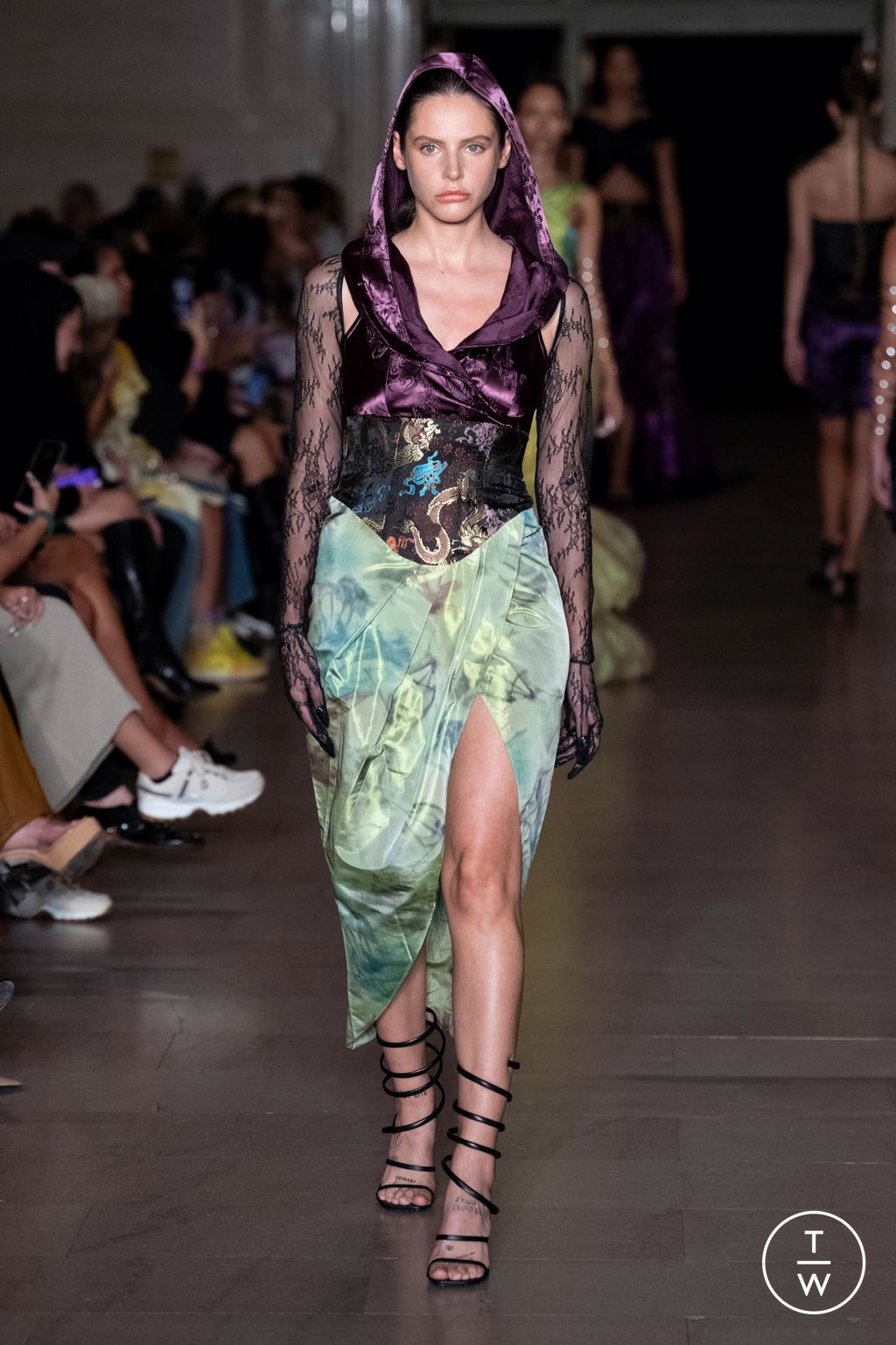 Fashion Week New York Spring/Summer 2023 look 39 from the Kim Shui collection 女装