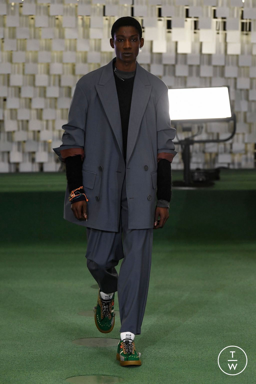 Fashion Week Paris Fall/Winter 2023 look 44 from the Kolor collection menswear