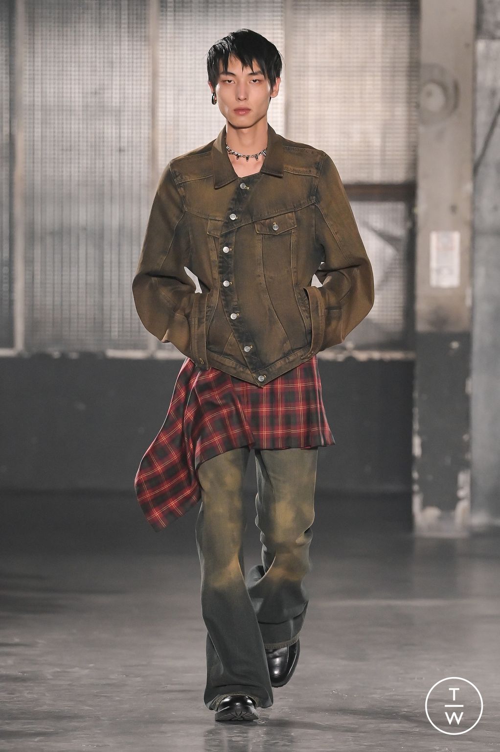 Fashion Week Paris Fall/Winter 2023 look 12 from the EGONlab collection menswear