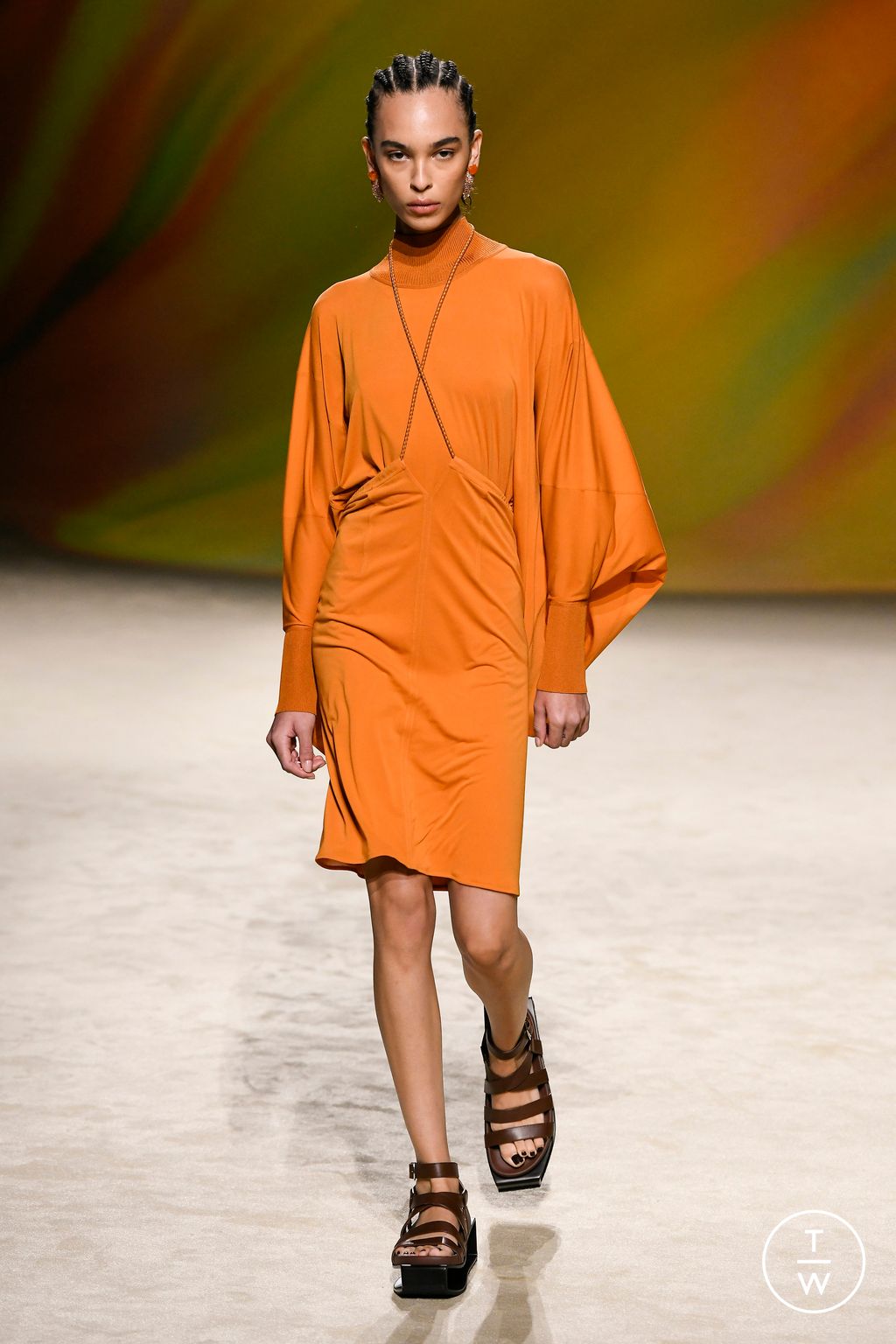 Fashion Week Paris Spring/Summer 2023 look 27 from the Hermès collection womenswear