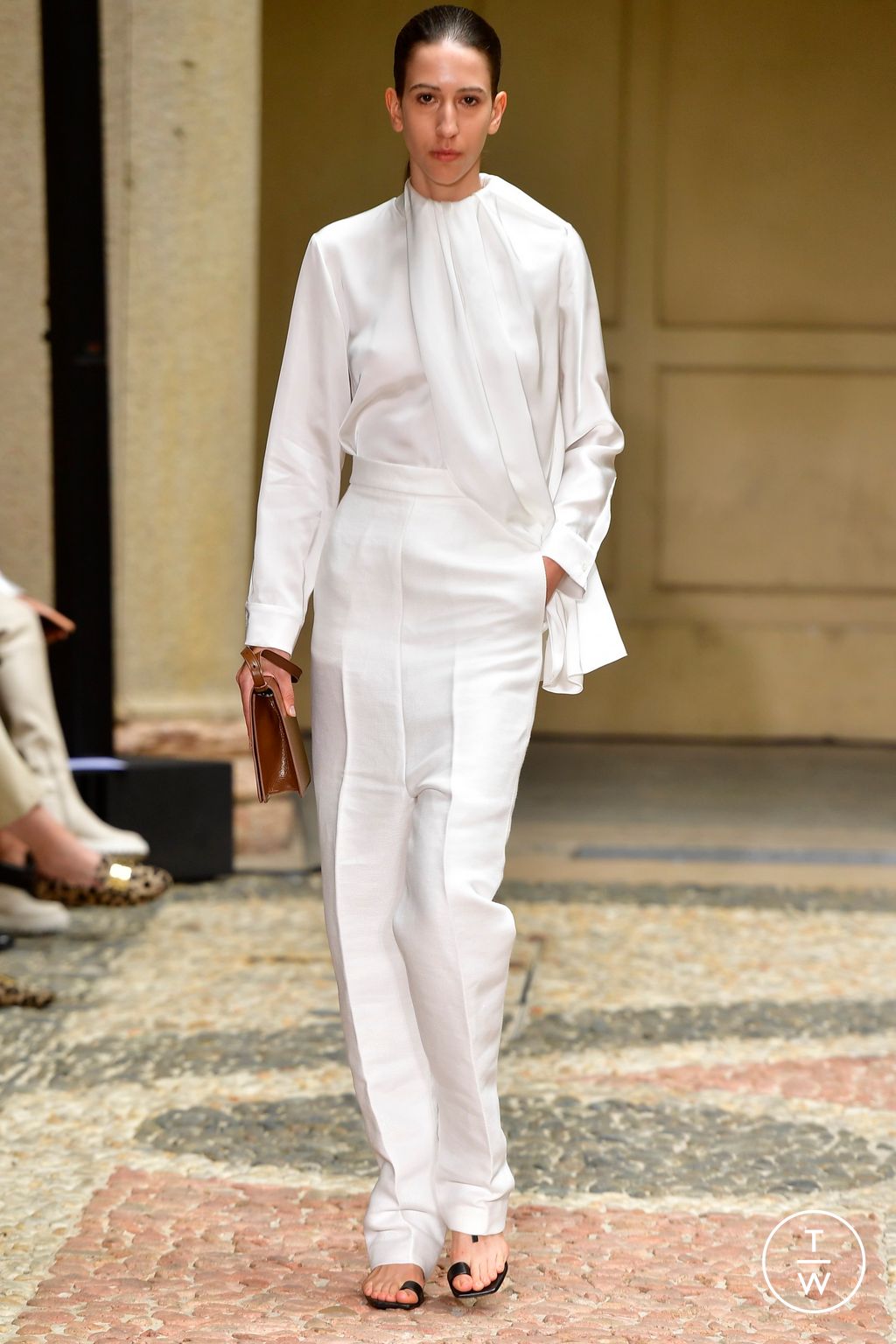 Fashion Week Milan Spring/Summer 2023 look 23 de la collection Calcaterra womenswear