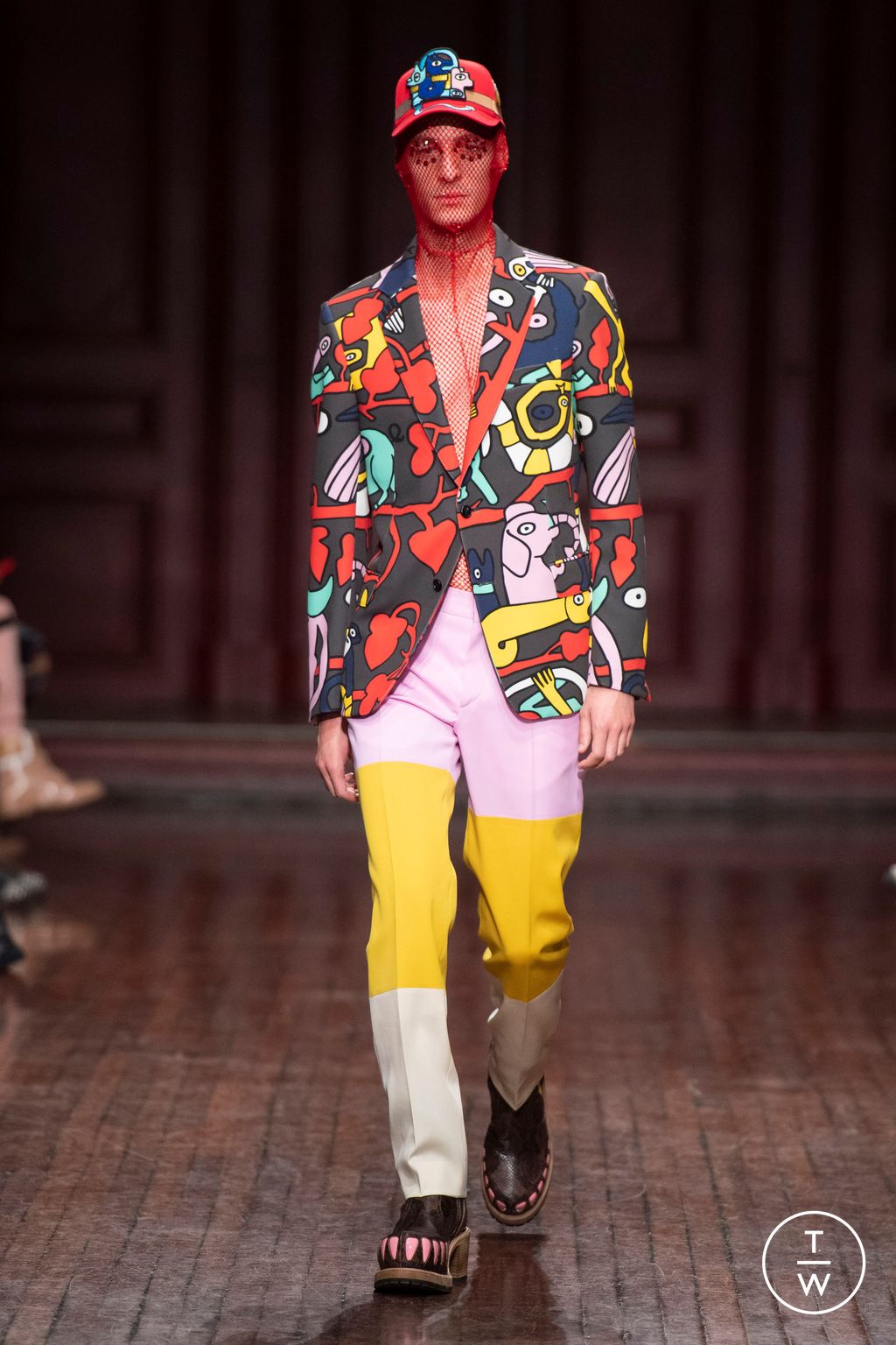 Fashion Week Paris Fall/Winter 2023 look 14 from the Walter Van Beirendonck collection menswear