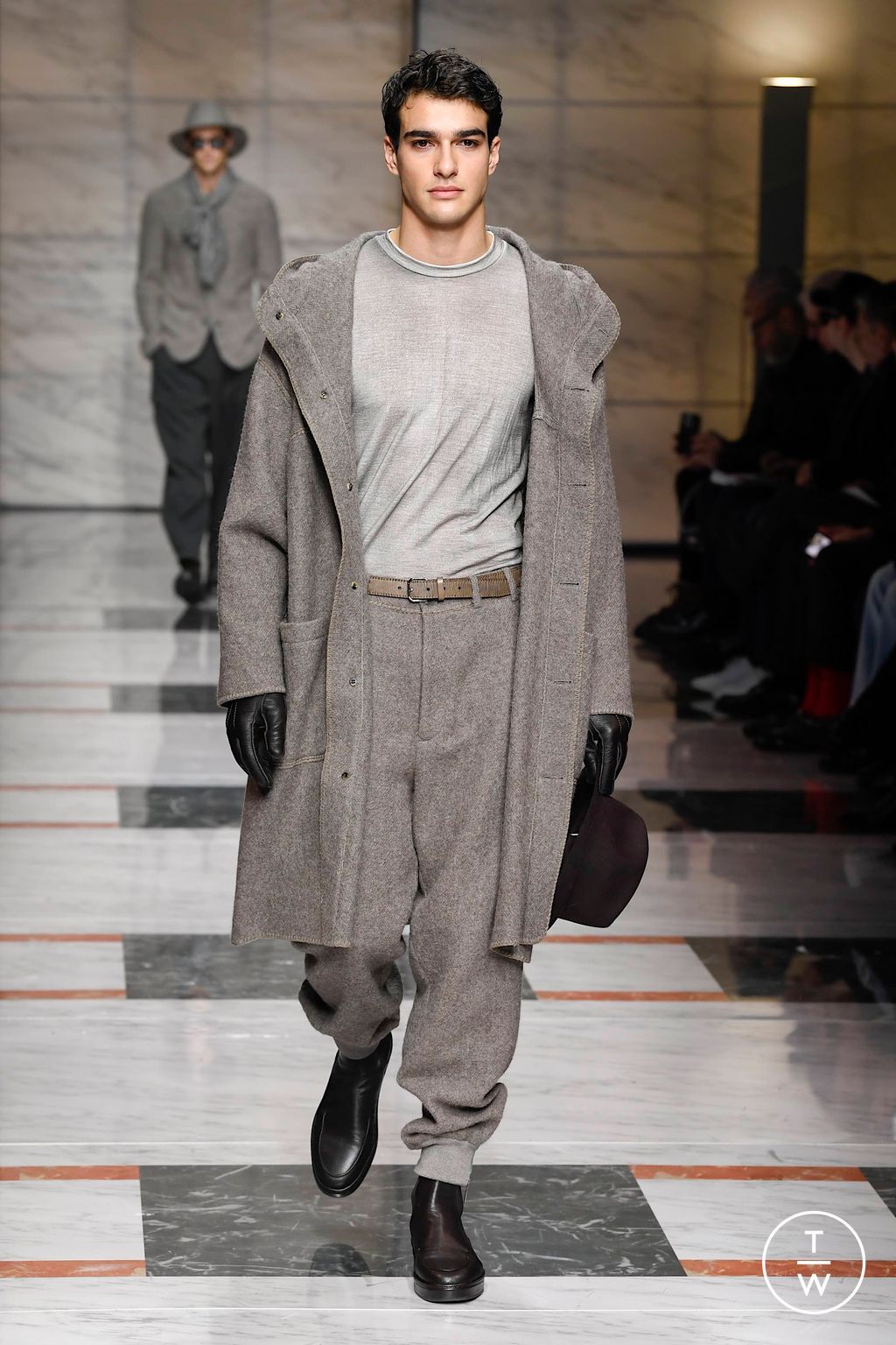 Fashion Week Milan Fall/Winter 2023 look 21 de la collection Giorgio Armani menswear