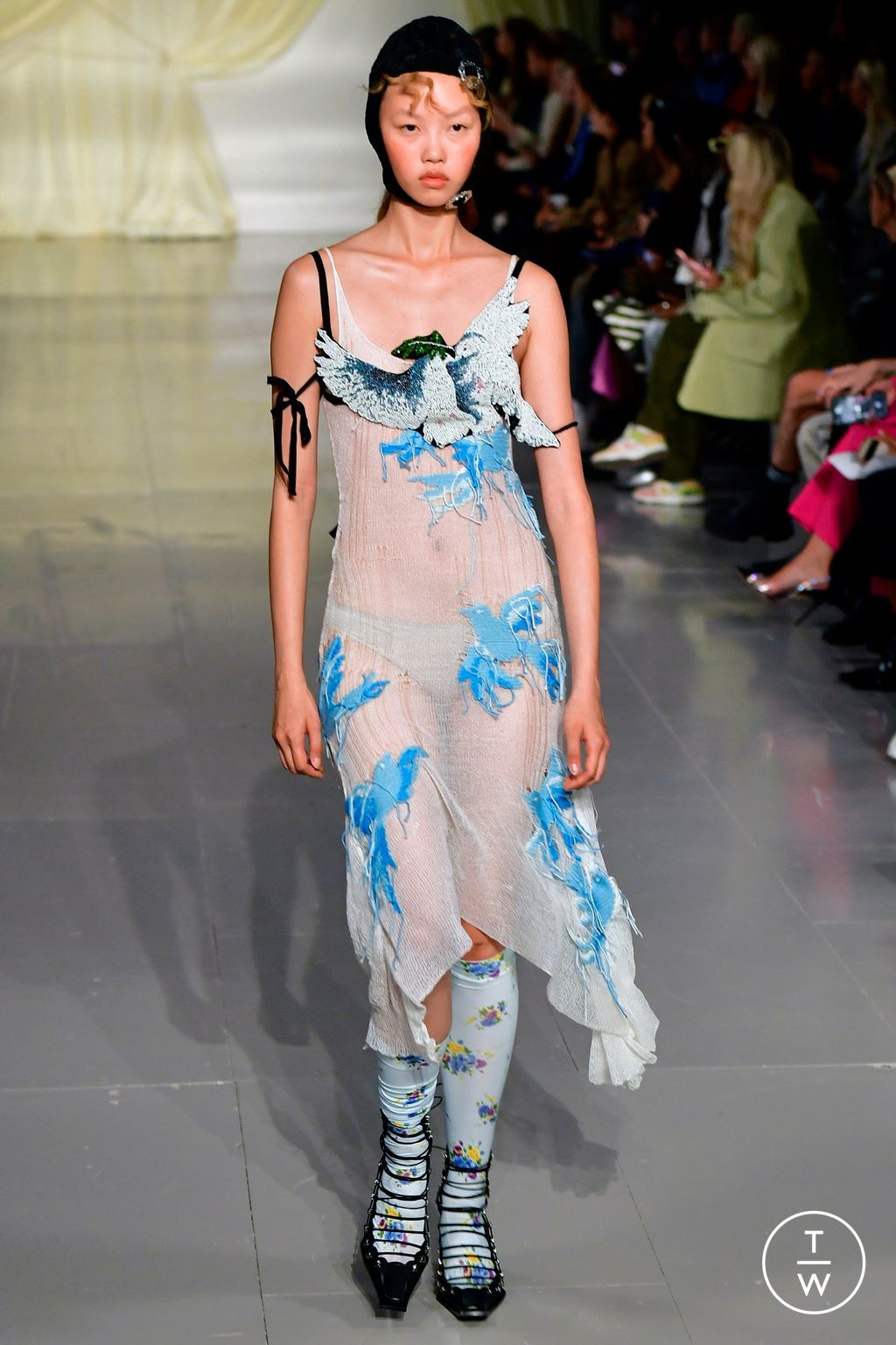Fashion Week London Spring/Summer 2023 look 31 from the Yuhan Wang collection womenswear