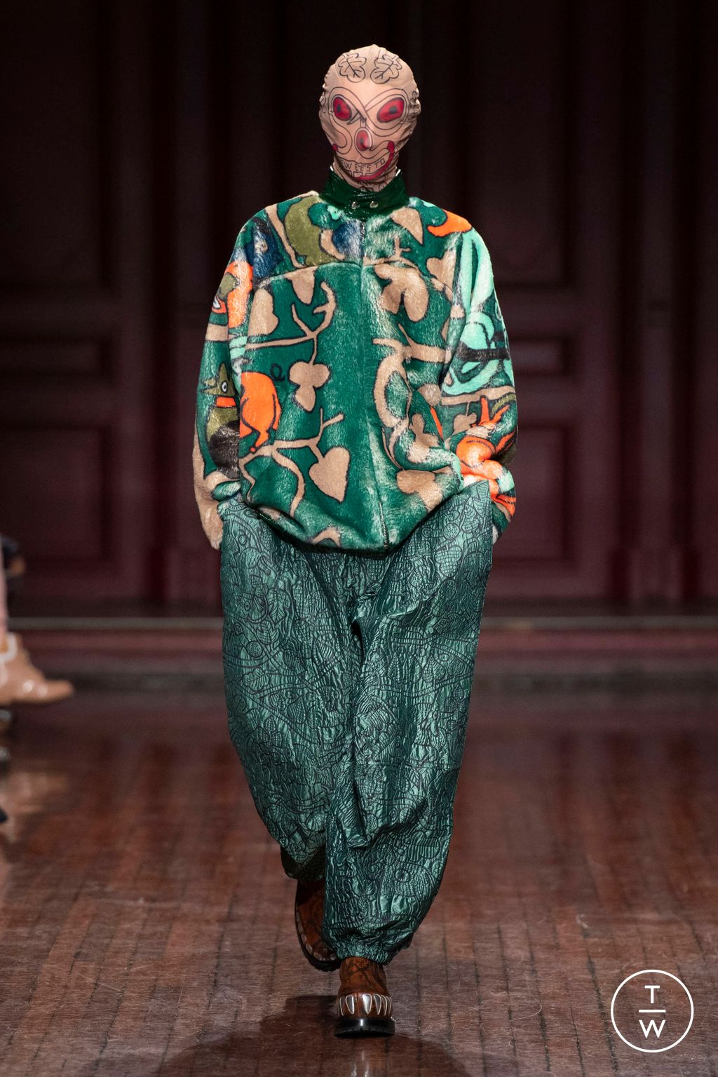 Fashion Week Paris Fall/Winter 2023 look 16 de la collection Walter Van Beirendonck menswear