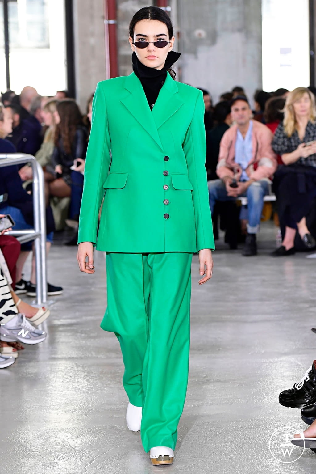 Fashion Week Paris Fall/Winter 2019 look 16 from the Aalto collection womenswear