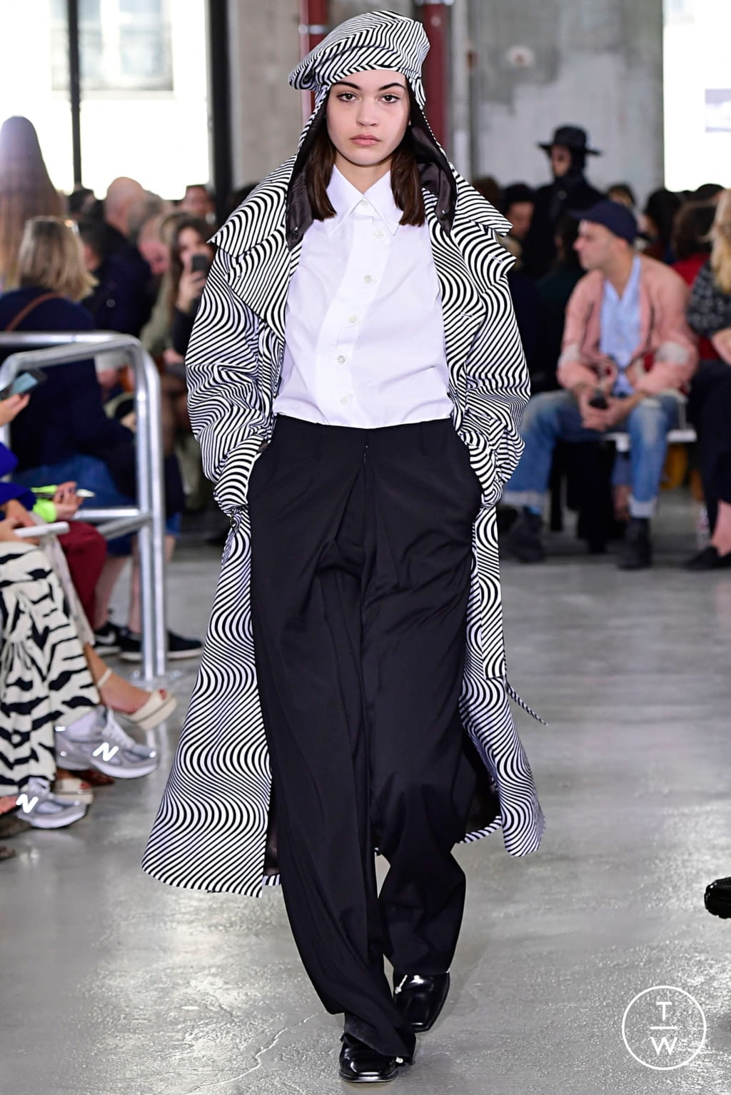 Fashion Week Paris Fall/Winter 2019 look 18 from the Aalto collection 女装
