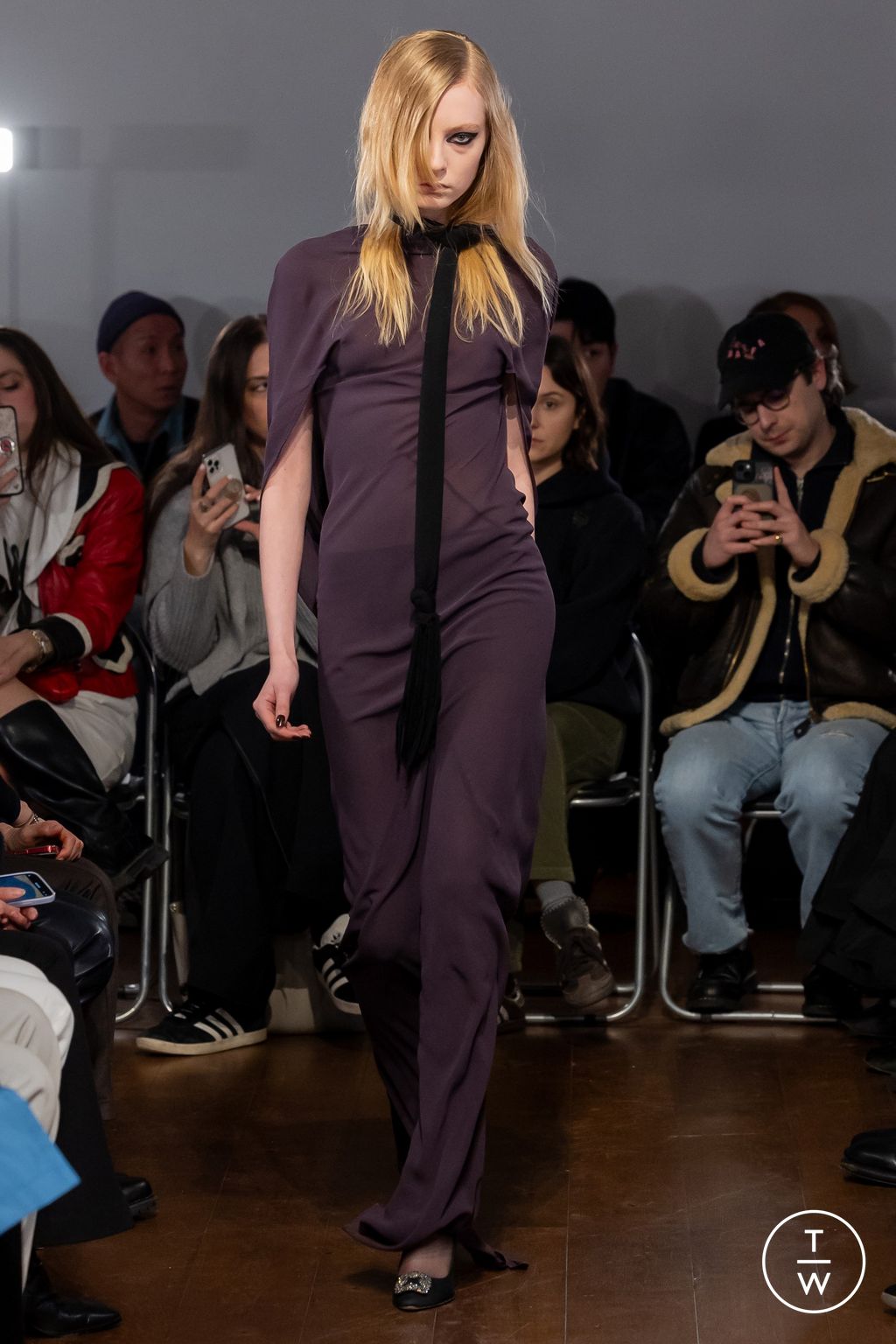 Fashion Week London Fall/Winter 2024 look 10 from the Aaron Esh collection 女装