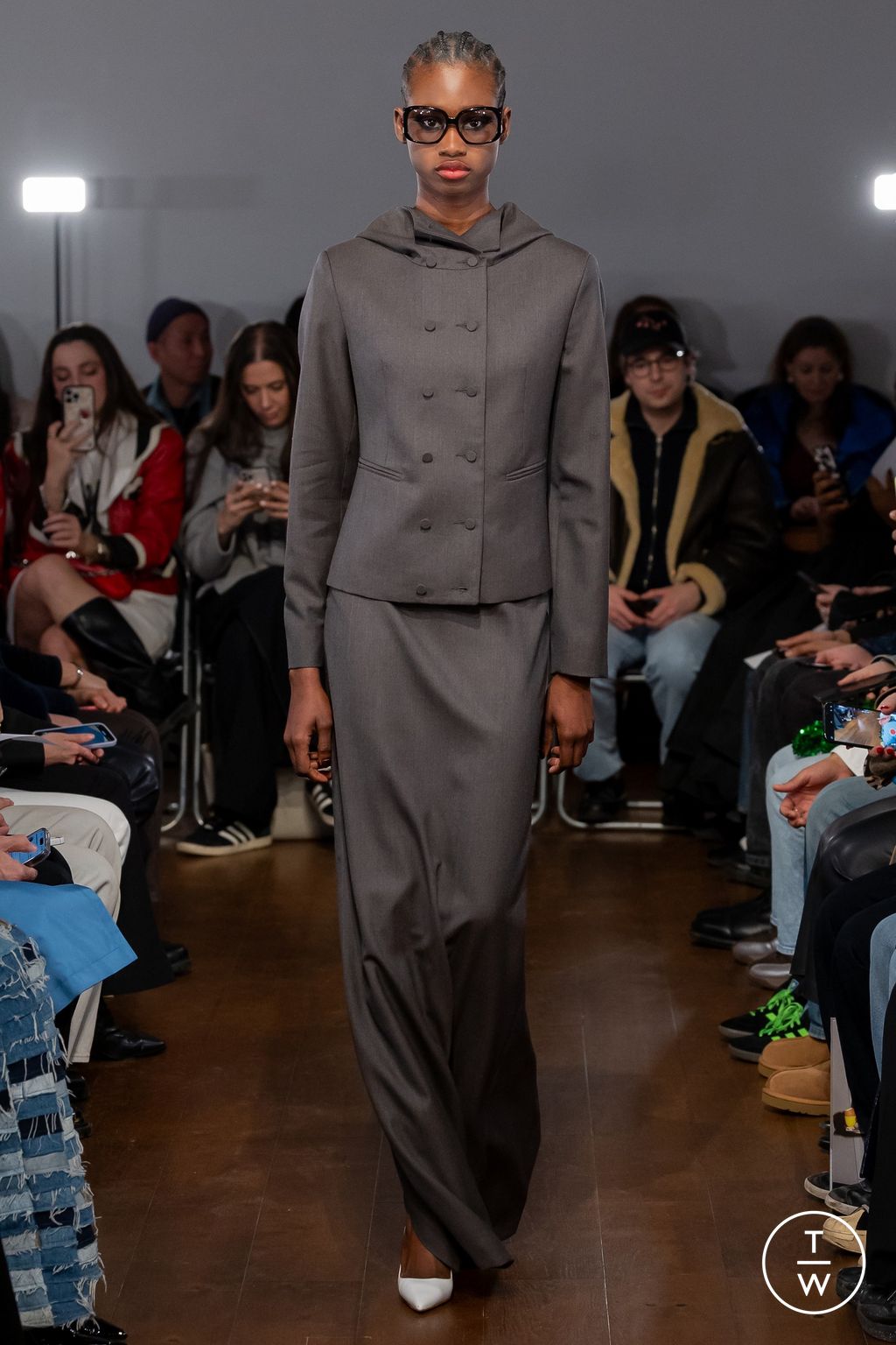 Fashion Week London Fall/Winter 2024 look 12 from the Aaron Esh collection 女装