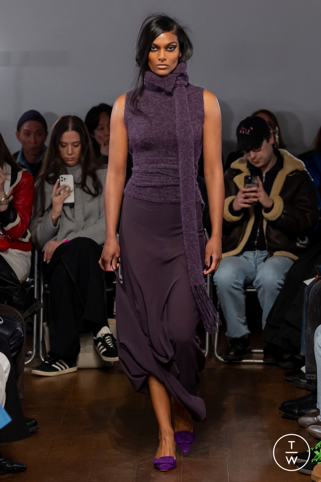 Fashion Week London Fall/Winter 2024 look 18 from the Aaron Esh collection 女装