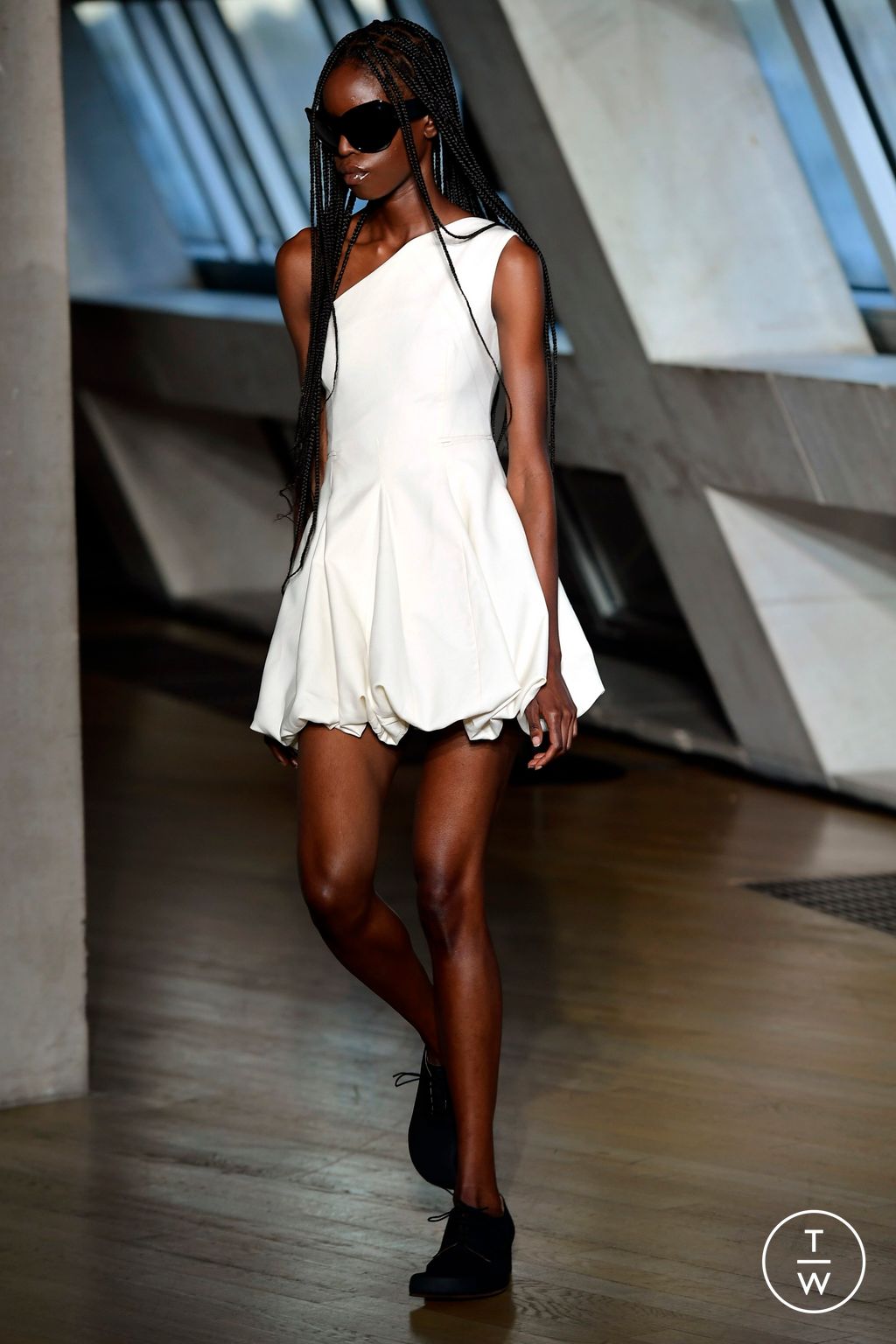 Fashion Week London Spring/Summer 2024 look 16 from the Aaron Esh collection womenswear