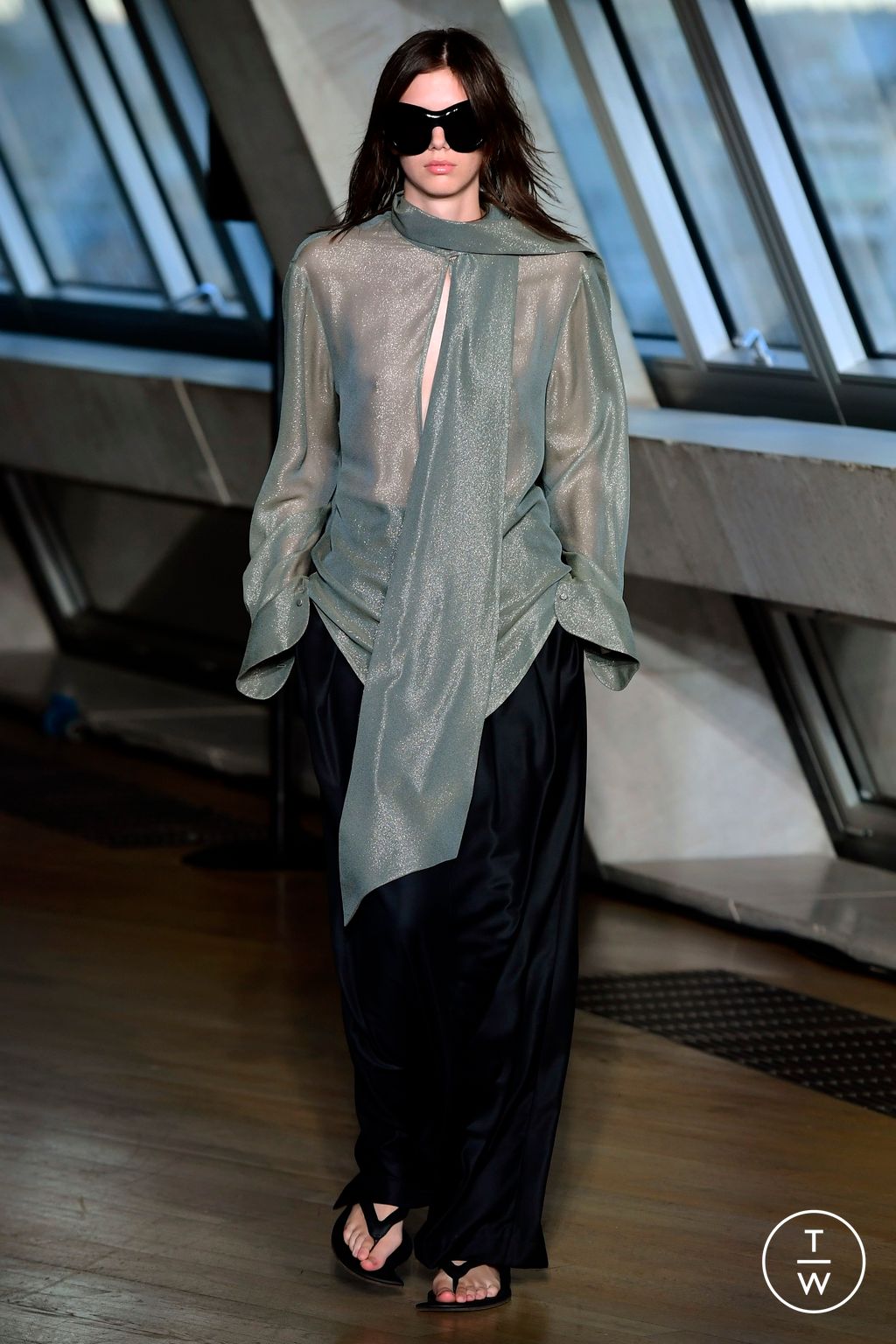 Fashion Week London Spring/Summer 2024 look 19 from the Aaron Esh collection womenswear