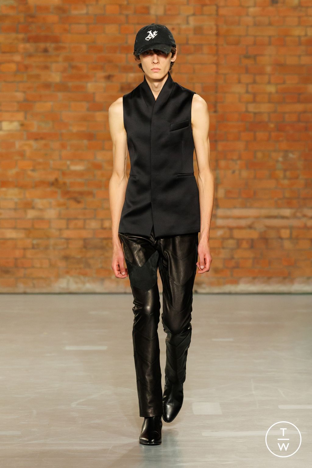 Fashion Week London Spring/Summer 2025 look 1 from the Aaron Esh collection womenswear