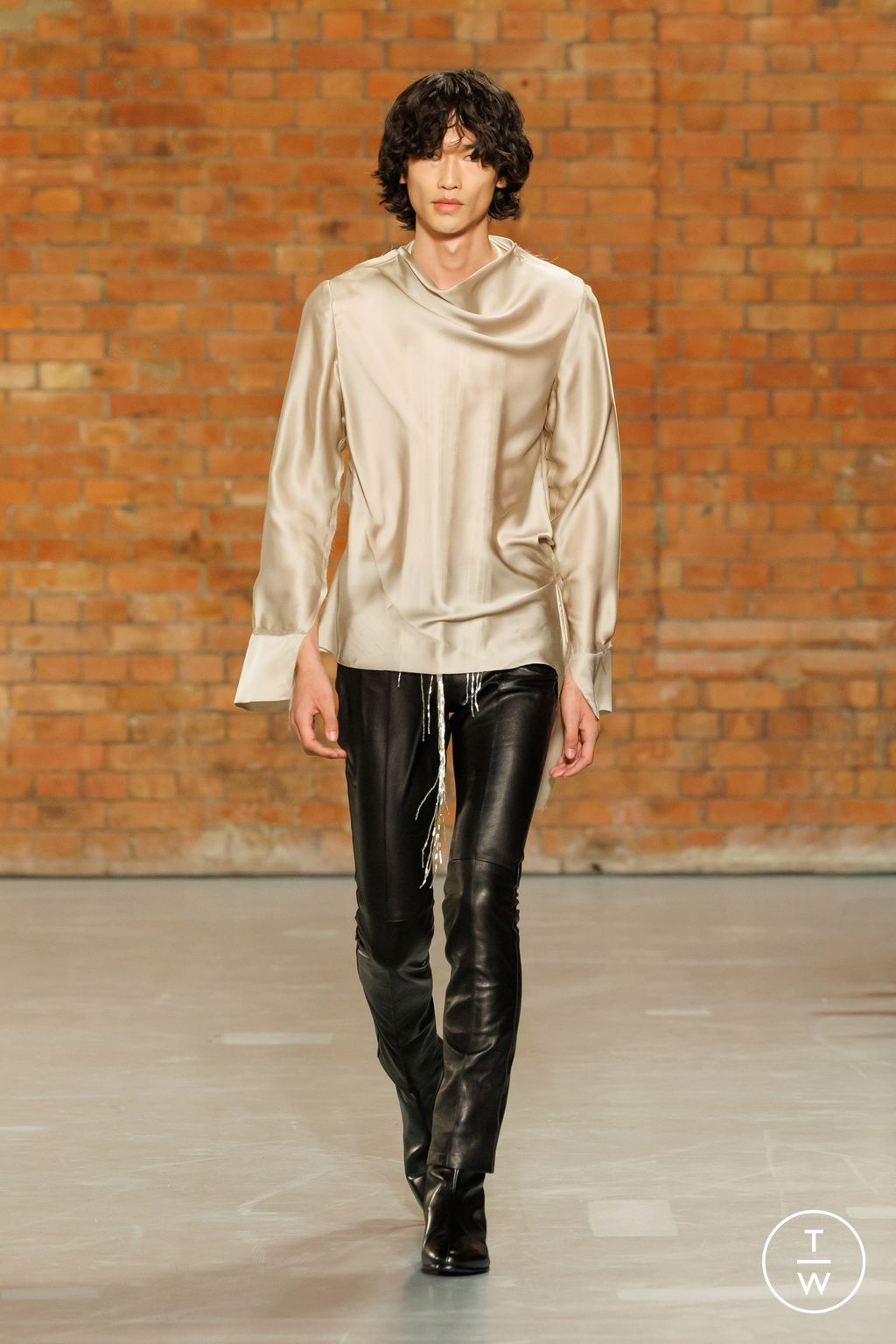 Fashion Week London Spring/Summer 2025 look 6 from the Aaron Esh collection womenswear