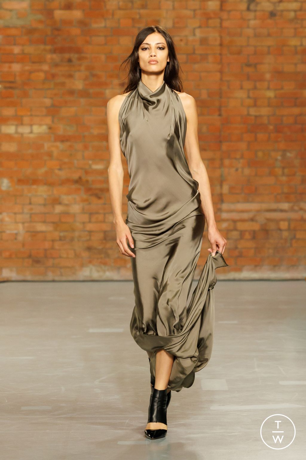 Fashion Week London Spring-Summer 2025 look 7 from the Aaron Esh collection womenswear