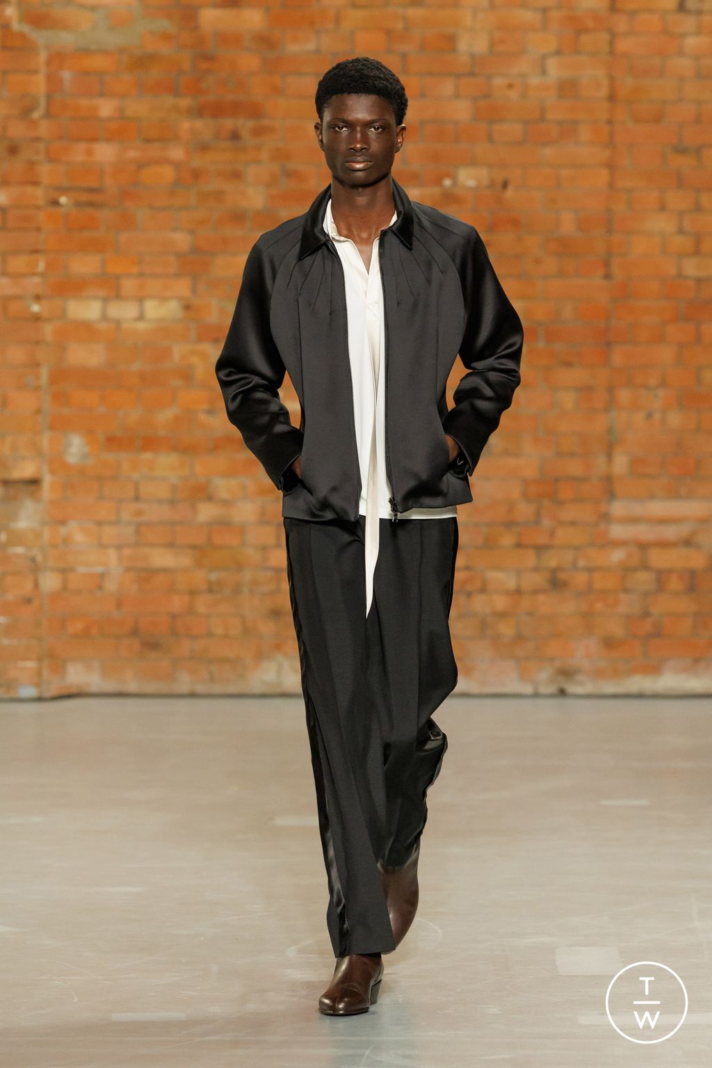 Fashion Week London Spring/Summer 2025 look 13 from the Aaron Esh collection womenswear