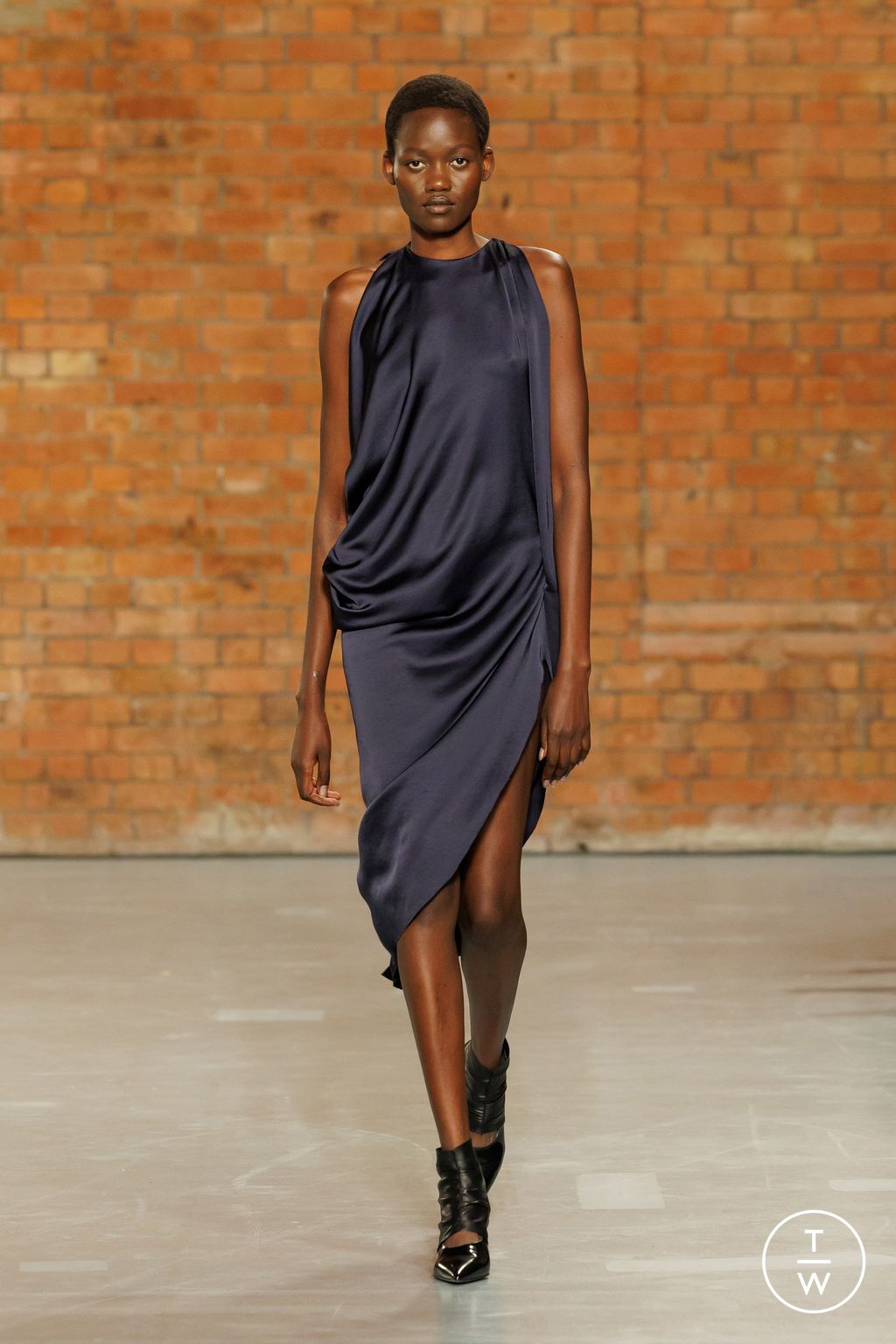 Fashion Week London Spring-Summer 2025 look 19 from the Aaron Esh collection womenswear