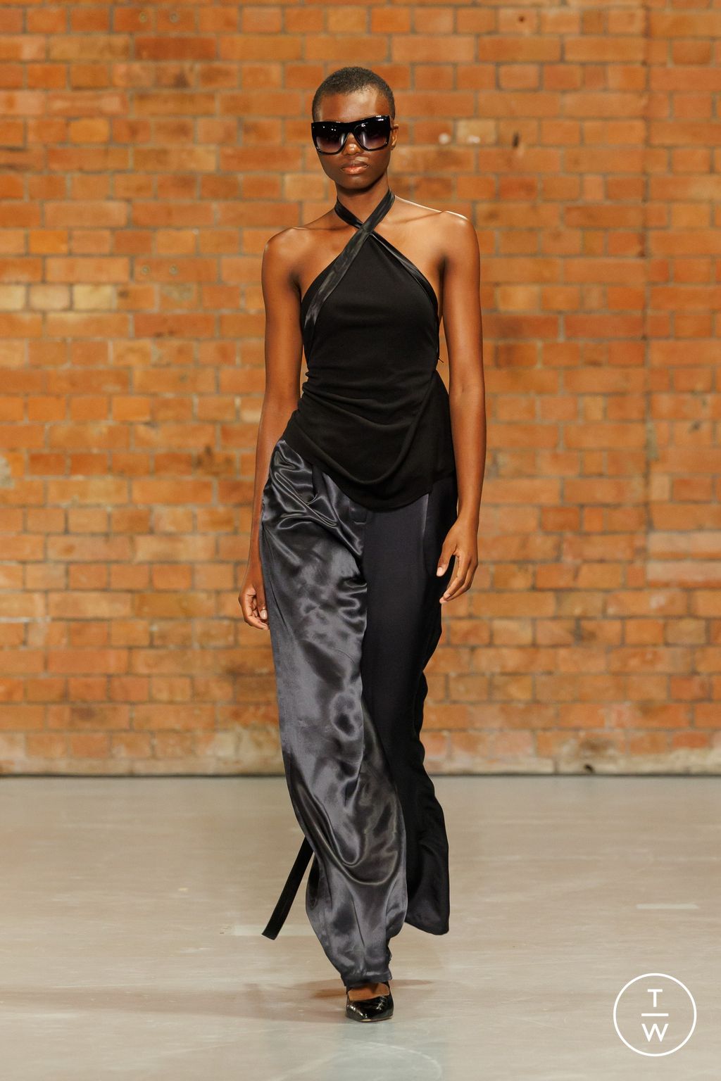Fashion Week London Spring/Summer 2025 look 26 from the Aaron Esh collection womenswear