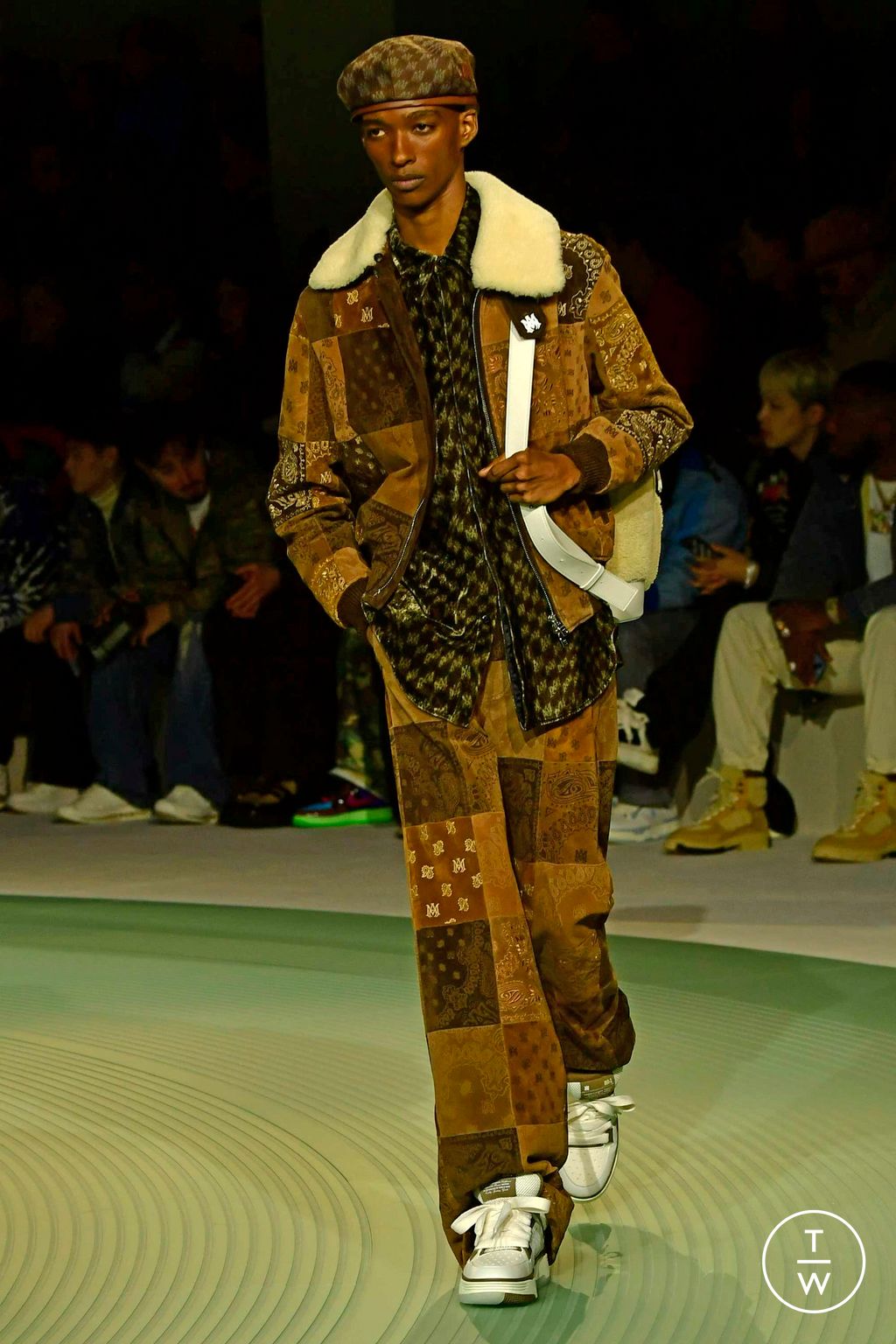 Fashion Week Paris Fall/Winter 2023 look 45 from the Amiri collection 男装