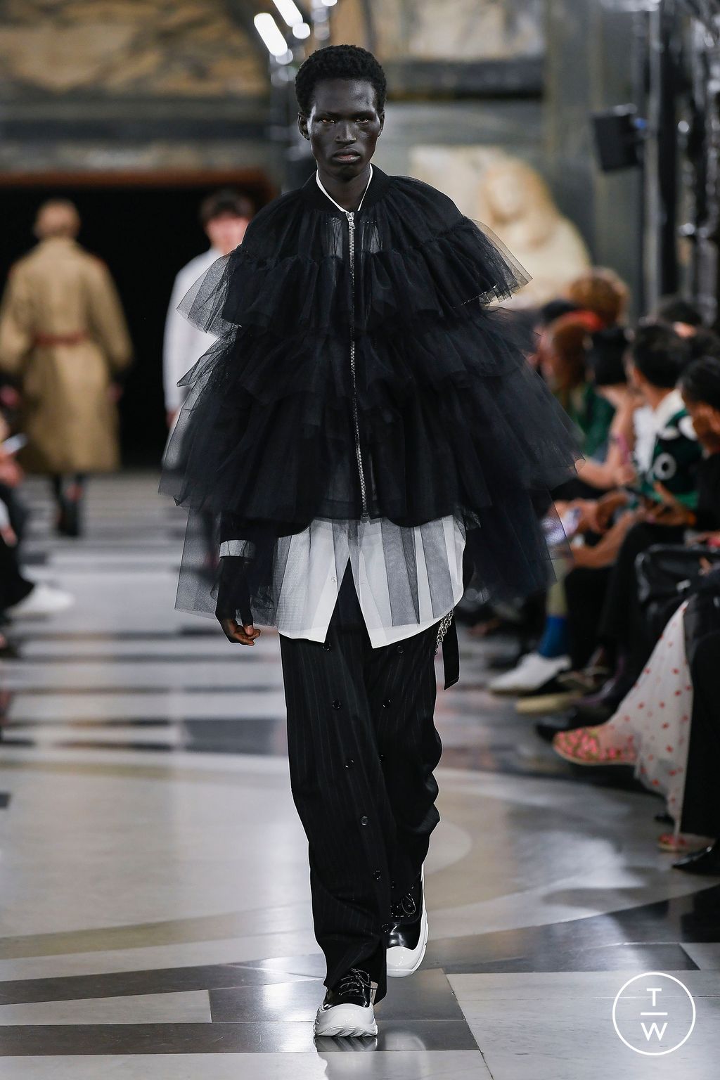 Fashion Week London Spring/Summer 2023 look 33 from the Simone Rocha collection 女装