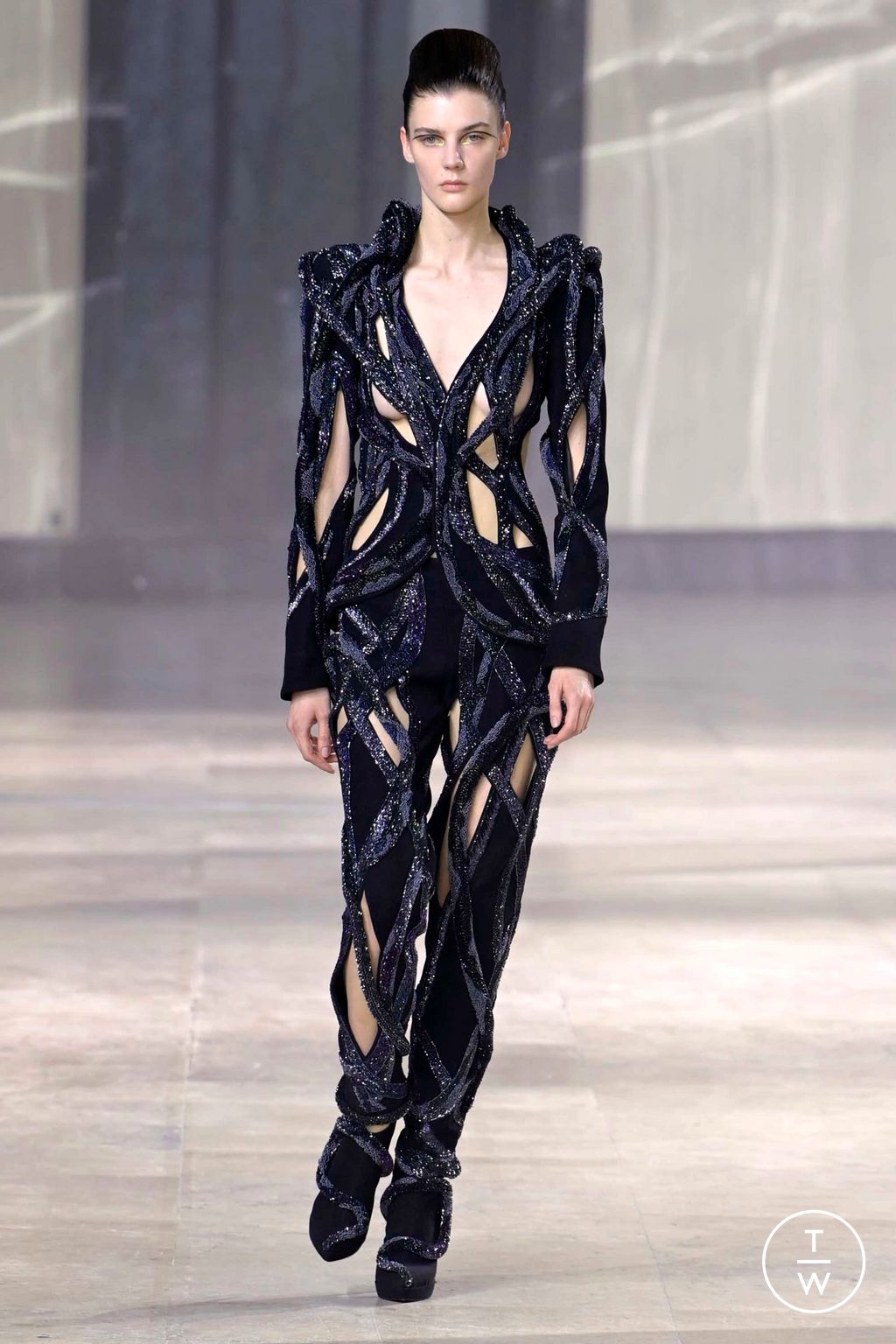 Fashion Week Paris Spring/Summer 2023 look 13 from the Gaurav Gupta collection couture