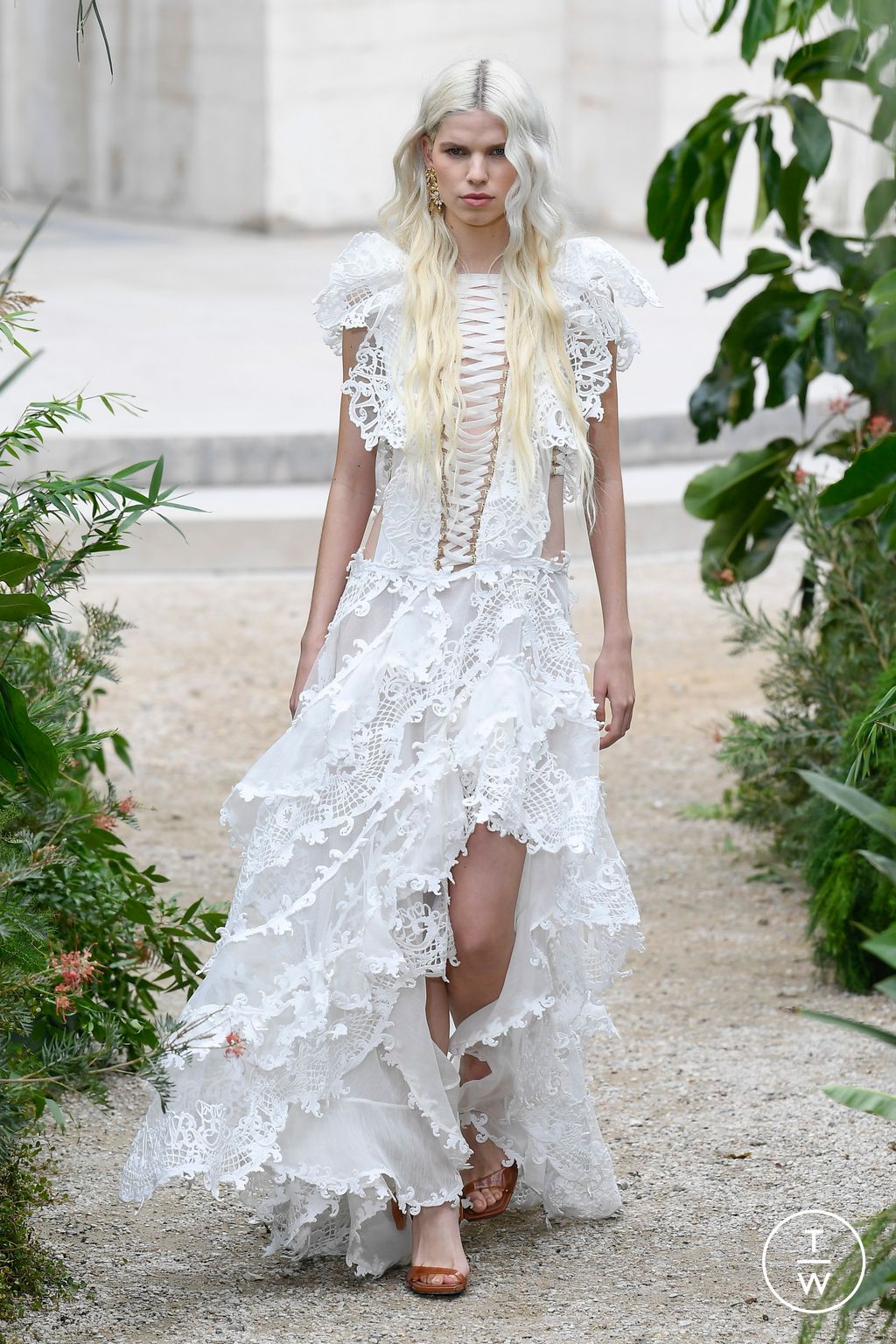 Fashion Week Paris Spring/Summer 2023 look 29 from the Zimmermann collection womenswear