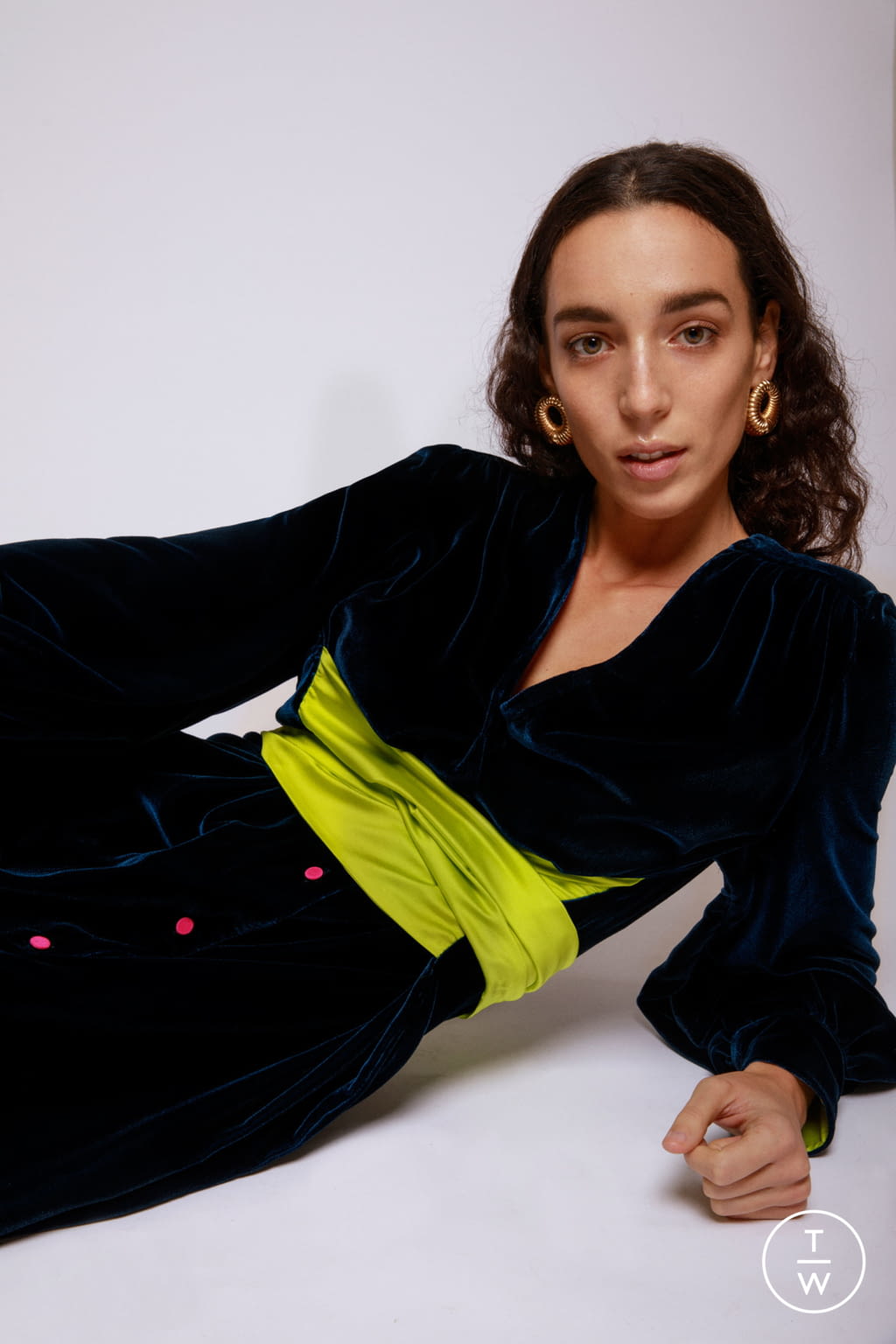 Fashion Week Milan Fall/Winter 2020 look 12 de la collection Vernisse womenswear