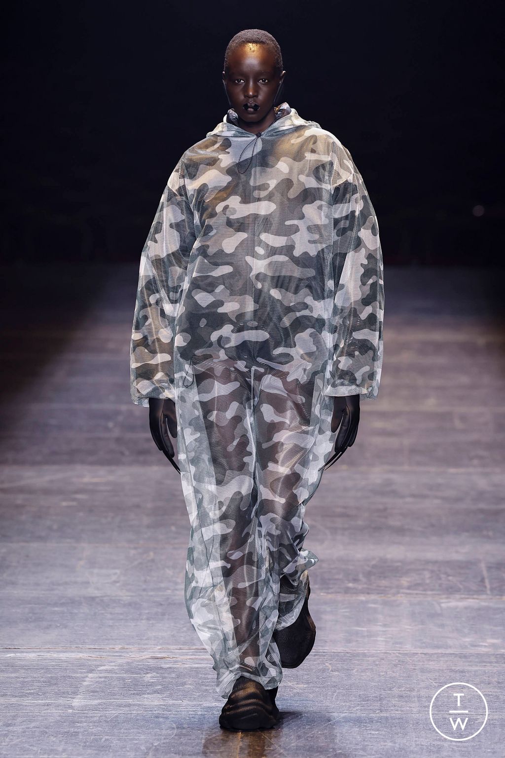 Fashion Week Paris Fall/Winter 2023 look 22 from the Rains collection menswear