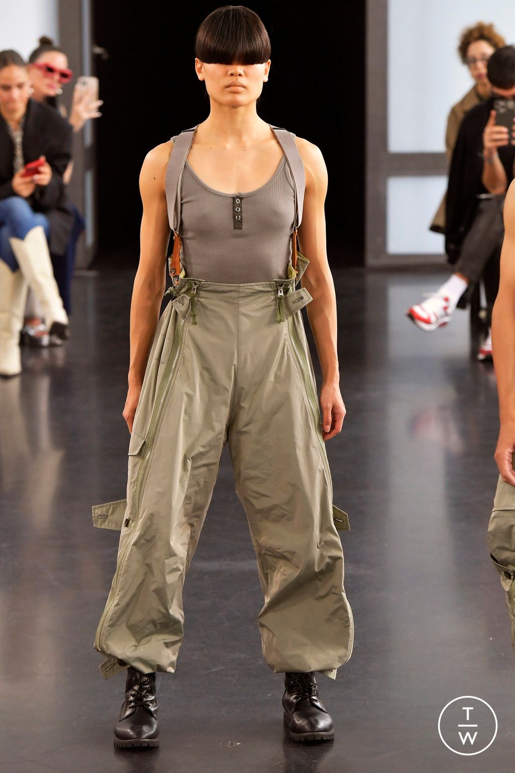 Fashion Week Paris Spring/Summer 2023 look 6 from the Beautiful People collection 女装