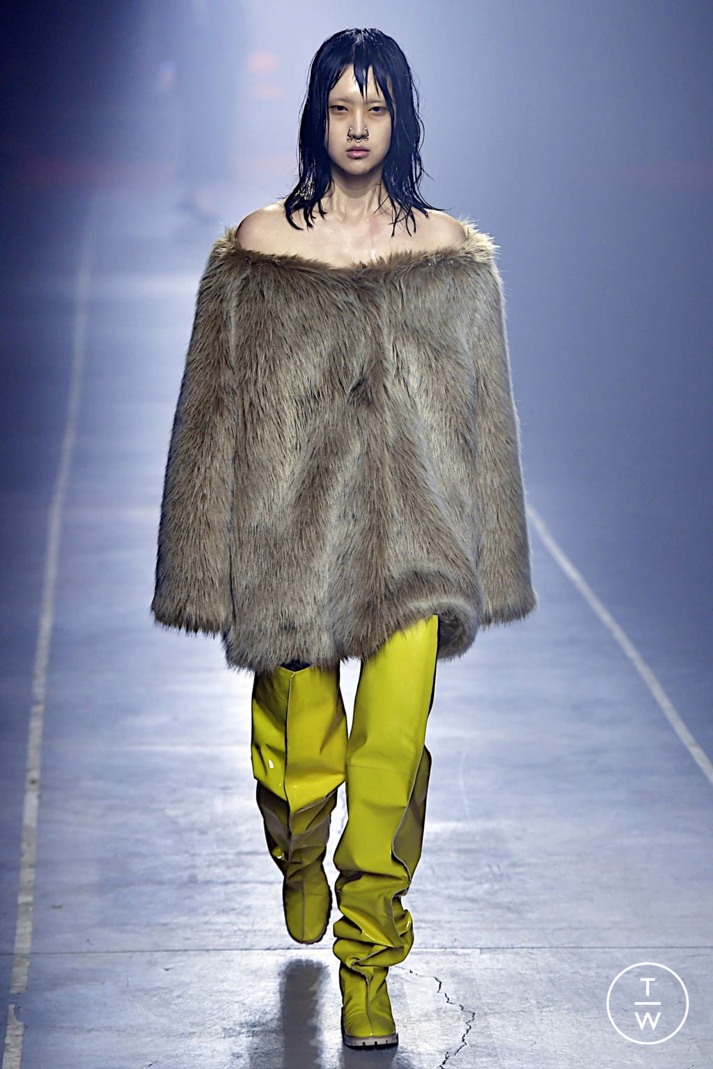 Fashion Week Milan Fall/Winter 2022 look 10 de la collection AC9 womenswear