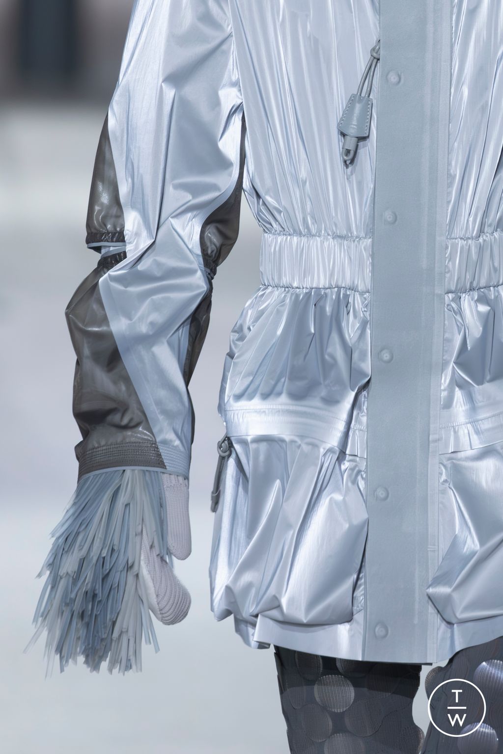 Fashion Week Paris Fall/Winter 2024 look 75 de la collection Louis Vuitton womenswear accessories