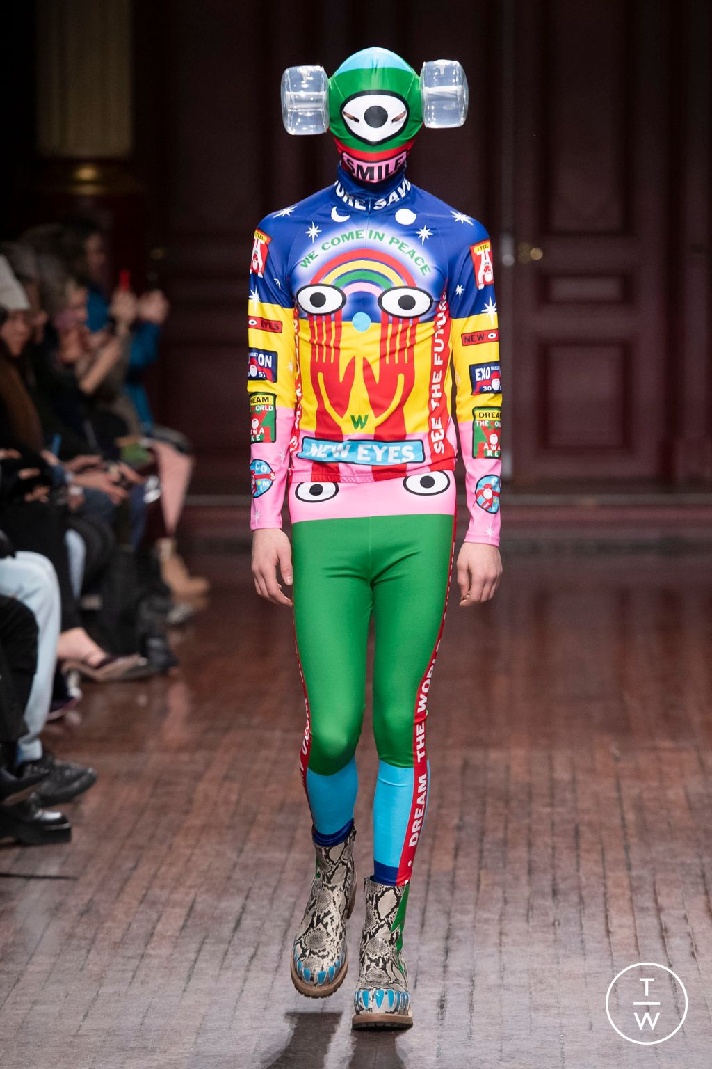Fashion Week Paris Fall/Winter 2023 look 47 from the Walter Van Beirendonck collection menswear