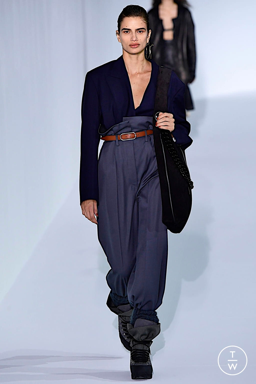 Fashion Week Paris Fall/Winter 2019 look 2 from the Acne Studios collection womenswear