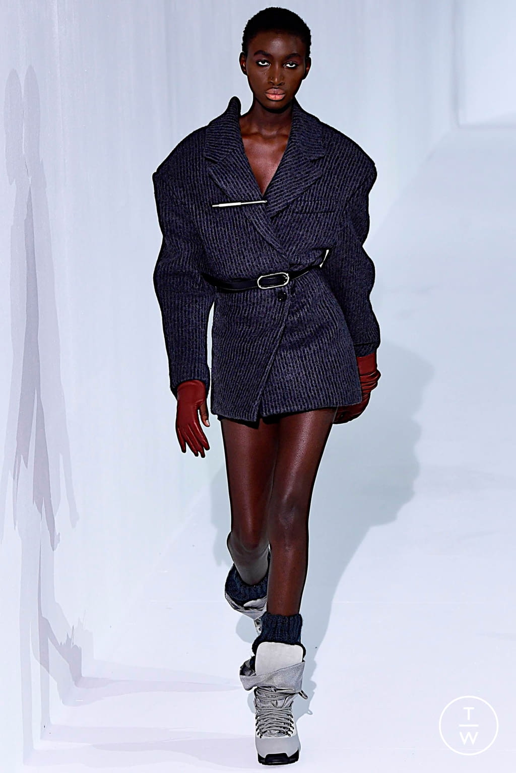 Fashion Week Paris Fall/Winter 2019 look 7 from the Acne Studios collection womenswear