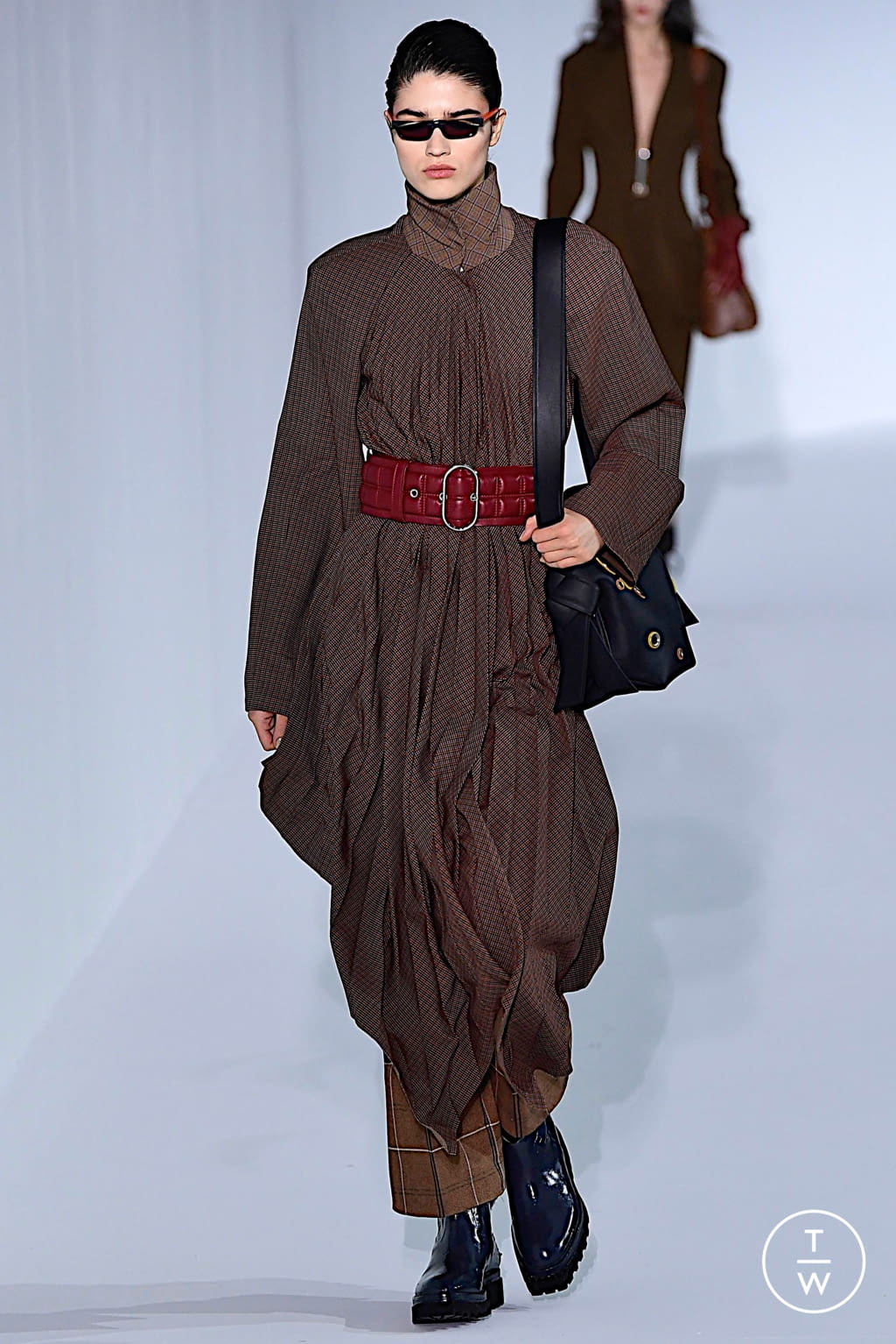 Fashion Week Paris Fall/Winter 2019 look 16 from the Acne Studios collection womenswear