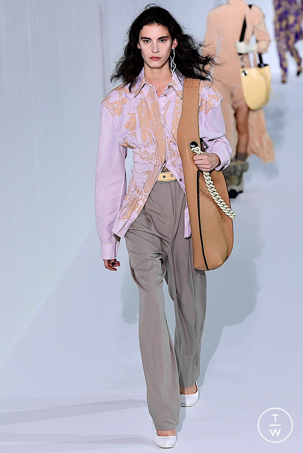 Fashion Week Paris Fall/Winter 2019 look 39 from the Acne Studios collection womenswear