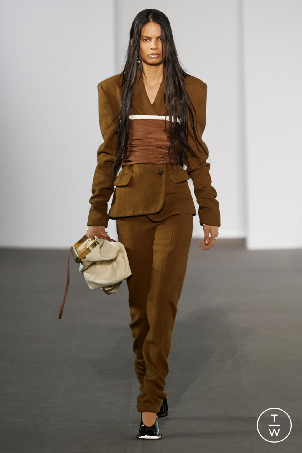 Fashion Week Paris Fall/Winter 2020 look 26 from the Acne Studios collection womenswear