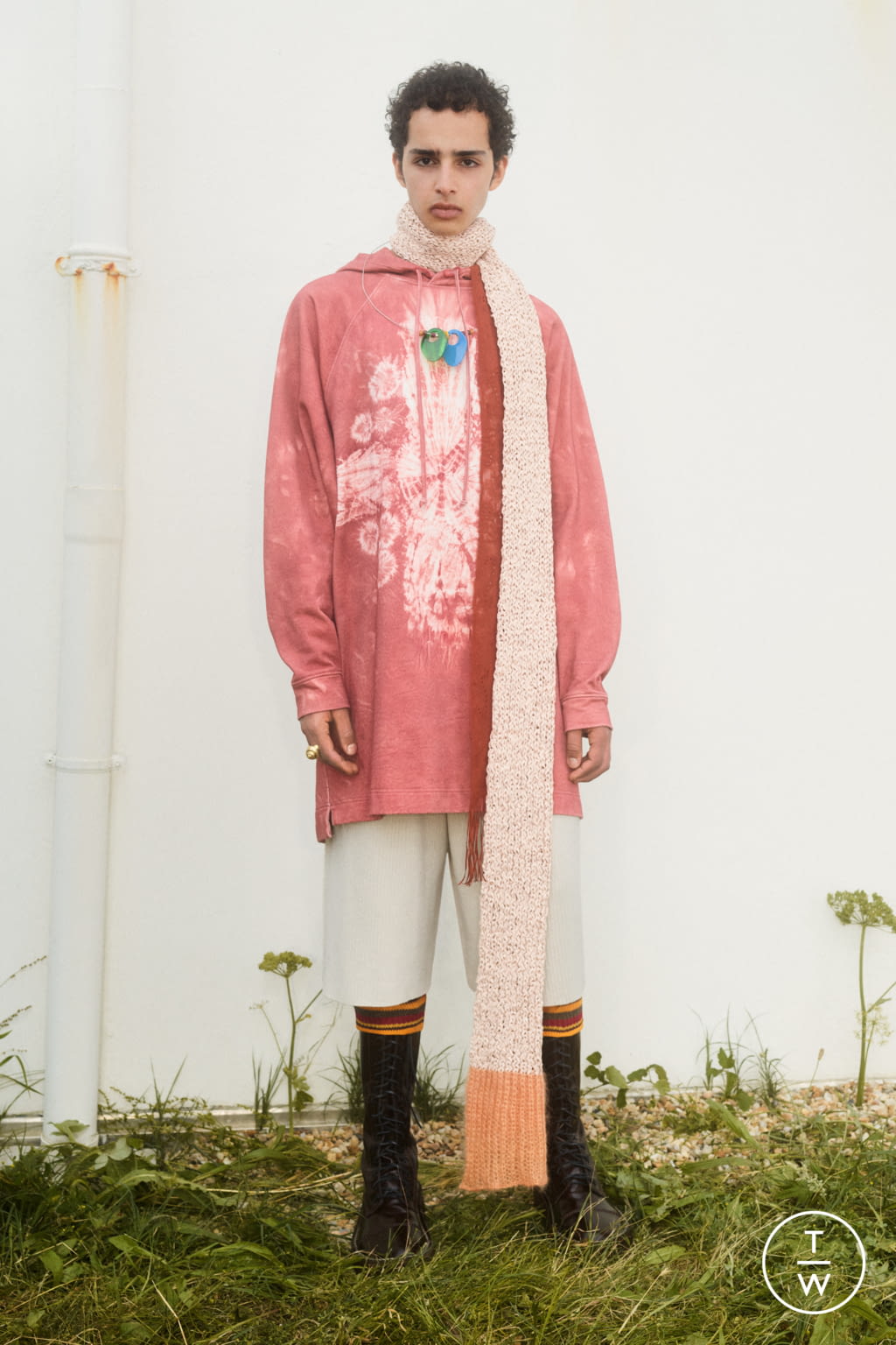 Fashion Week Paris Spring/Summer 2022 look 9 from the Acne Studios collection menswear