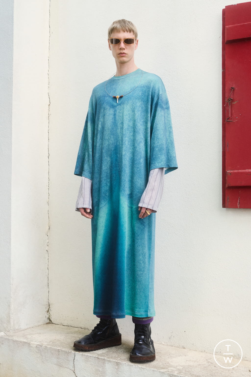 Fashion Week Paris Spring/Summer 2022 look 15 from the Acne Studios collection 男装