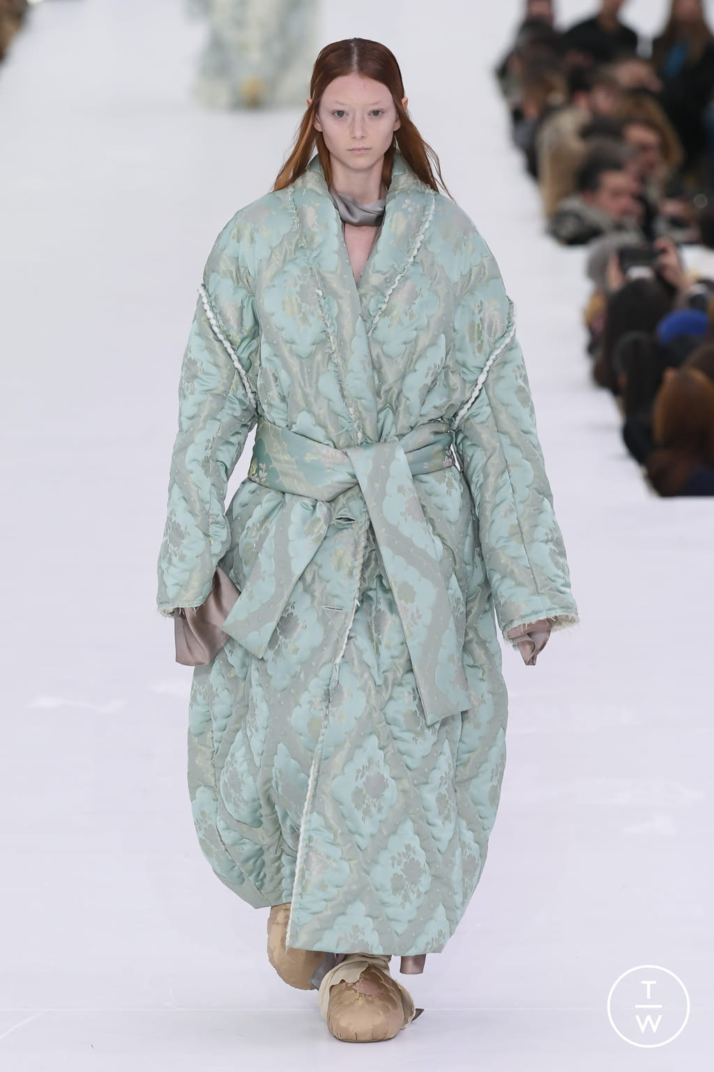 Fashion Week Paris Fall/Winter 2022 look 12 de la collection Acne Studios womenswear