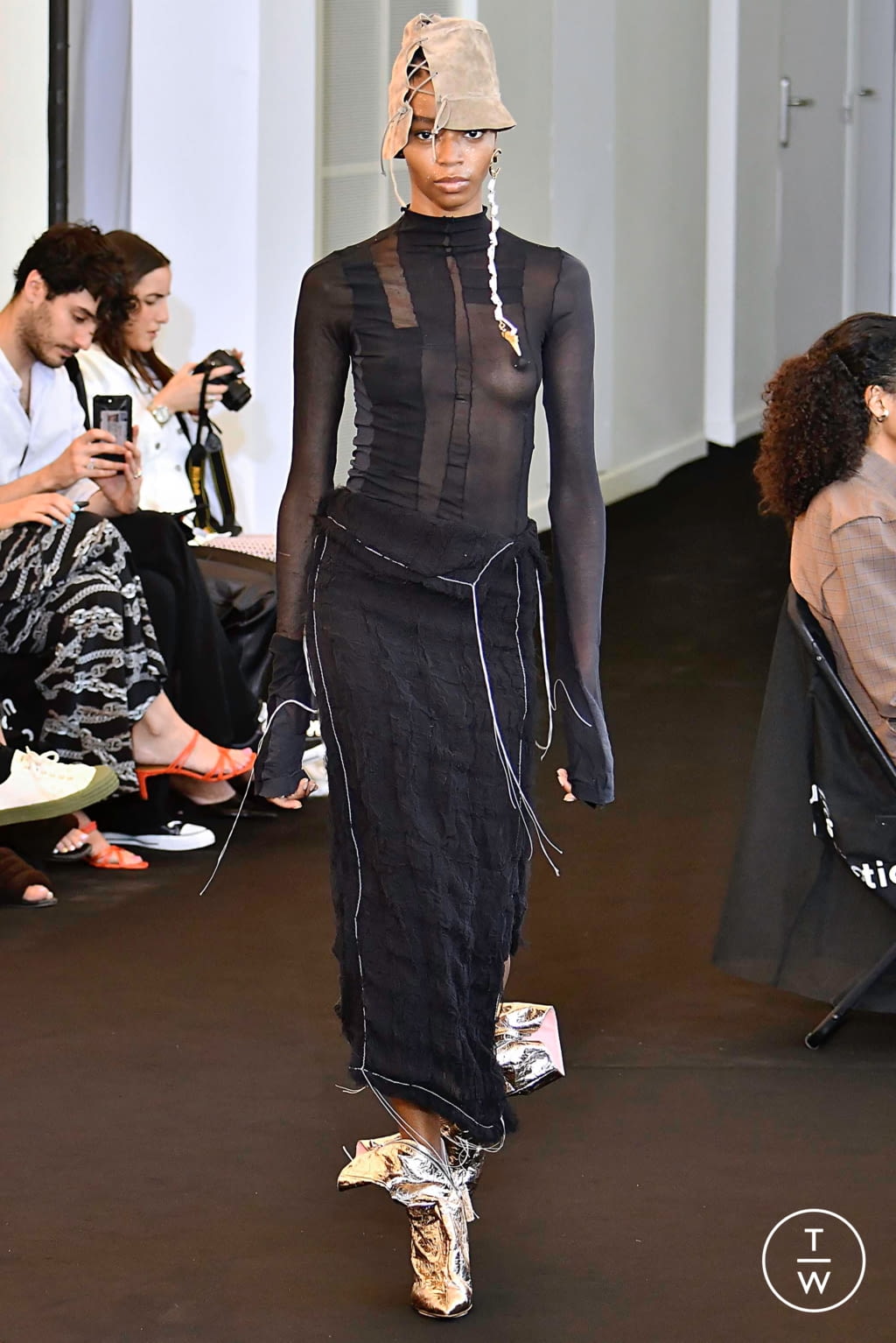 Fashion Week Paris Spring/Summer 2020 look 18 from the Acne Studios collection womenswear