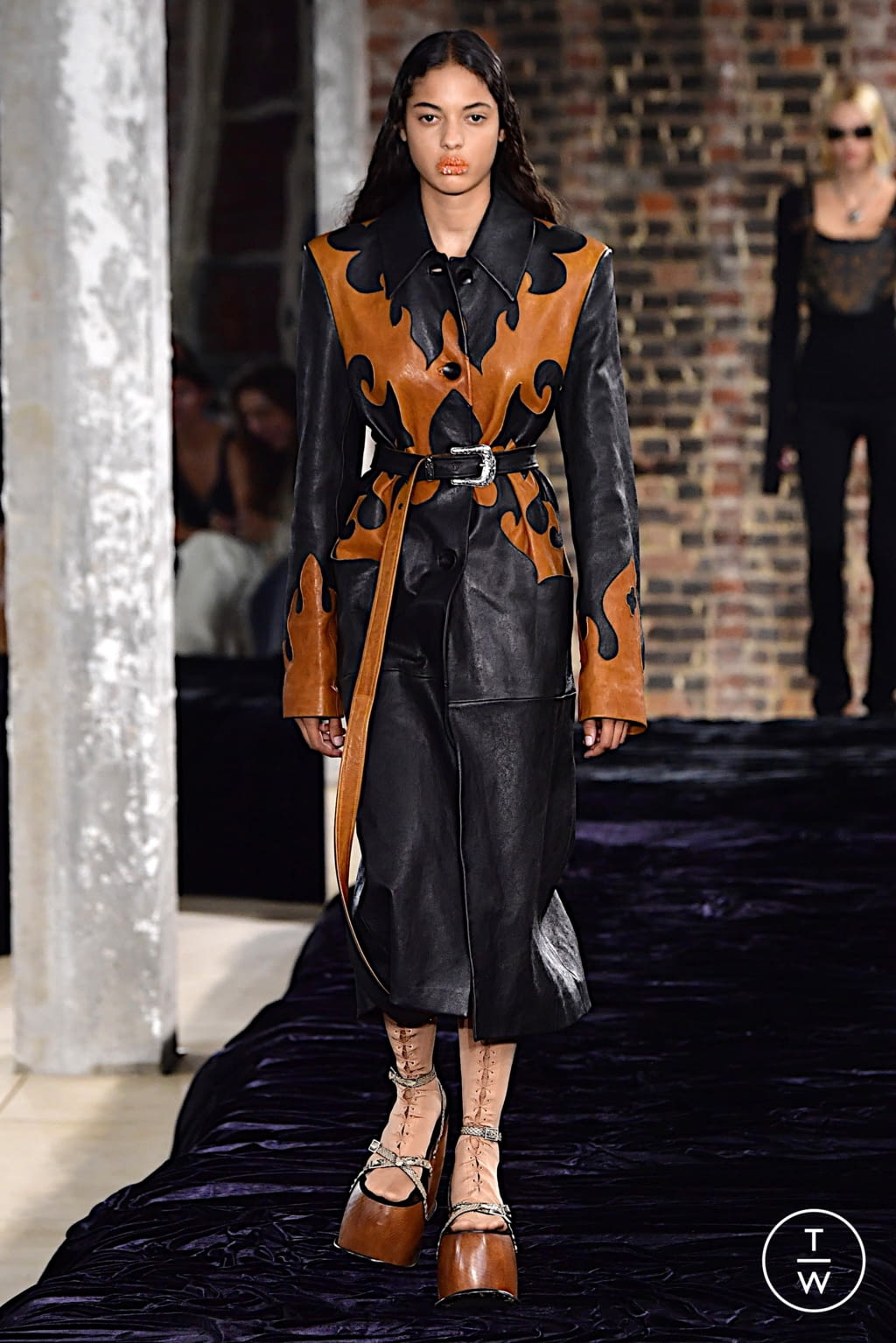 Fashion Week Paris Spring/Summer 2022 look 9 from the Acne Studios collection 女装